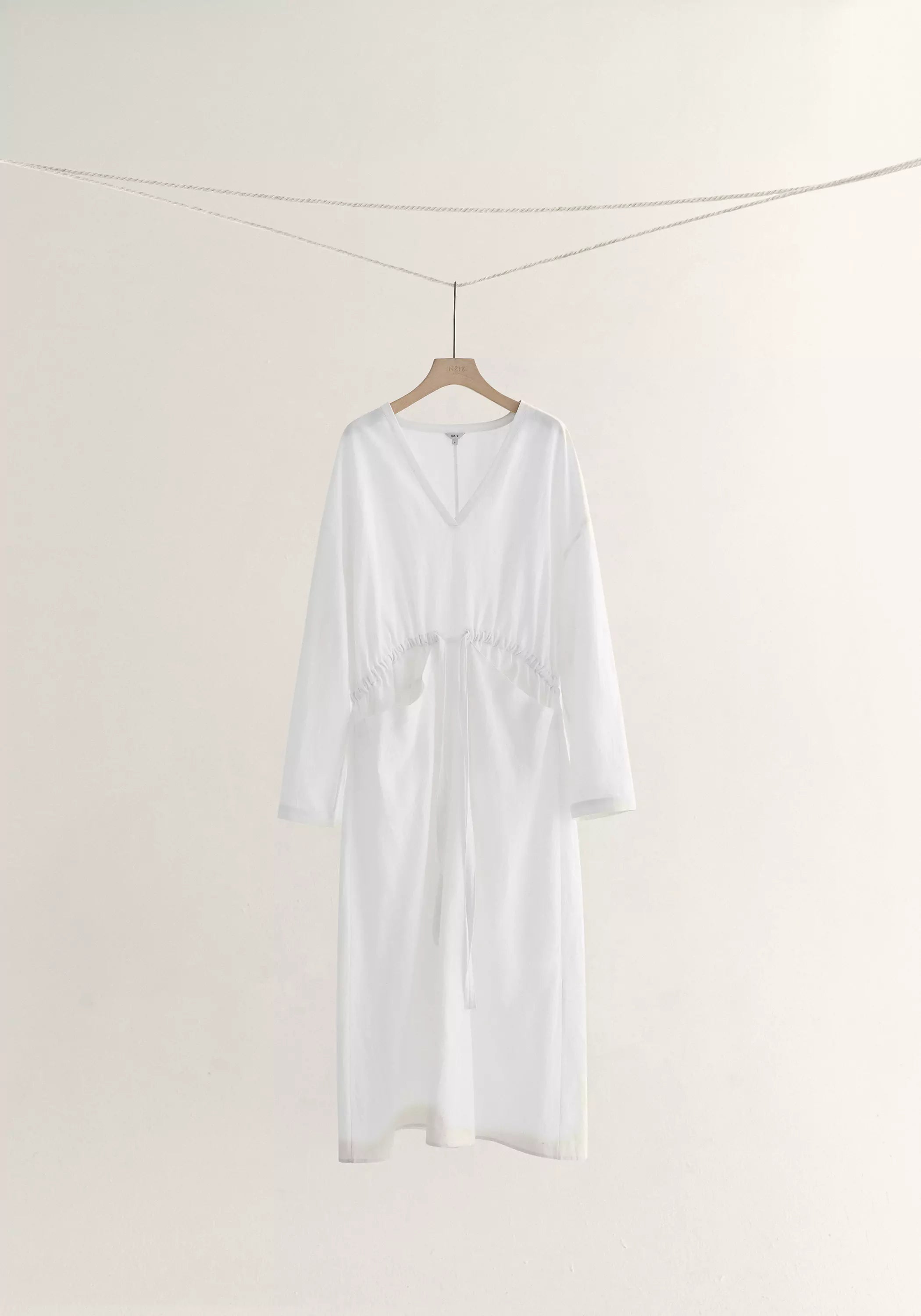#color_off white