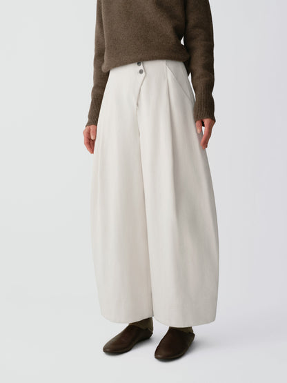 #color_cream white