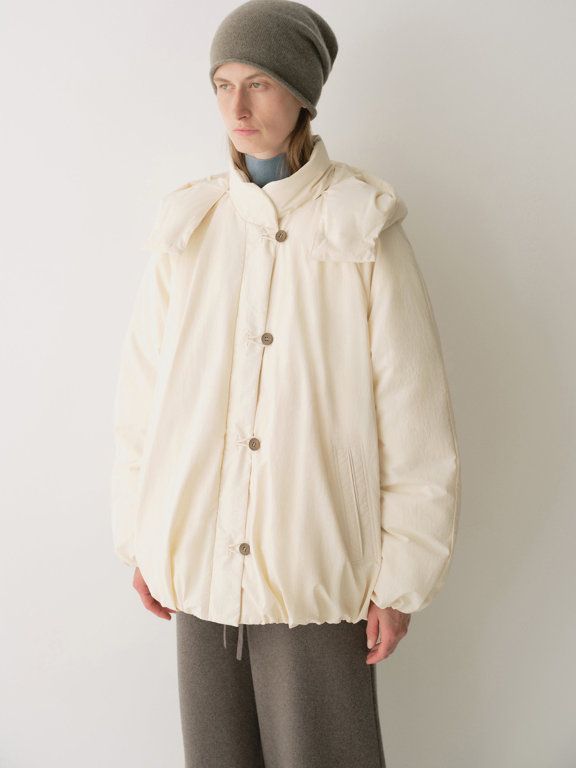 #color_cream white