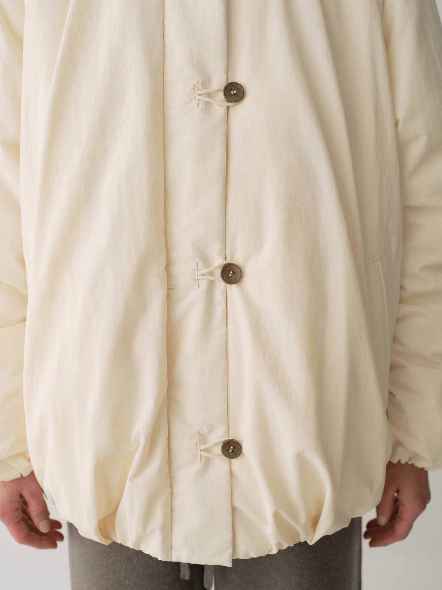 #color_cream white