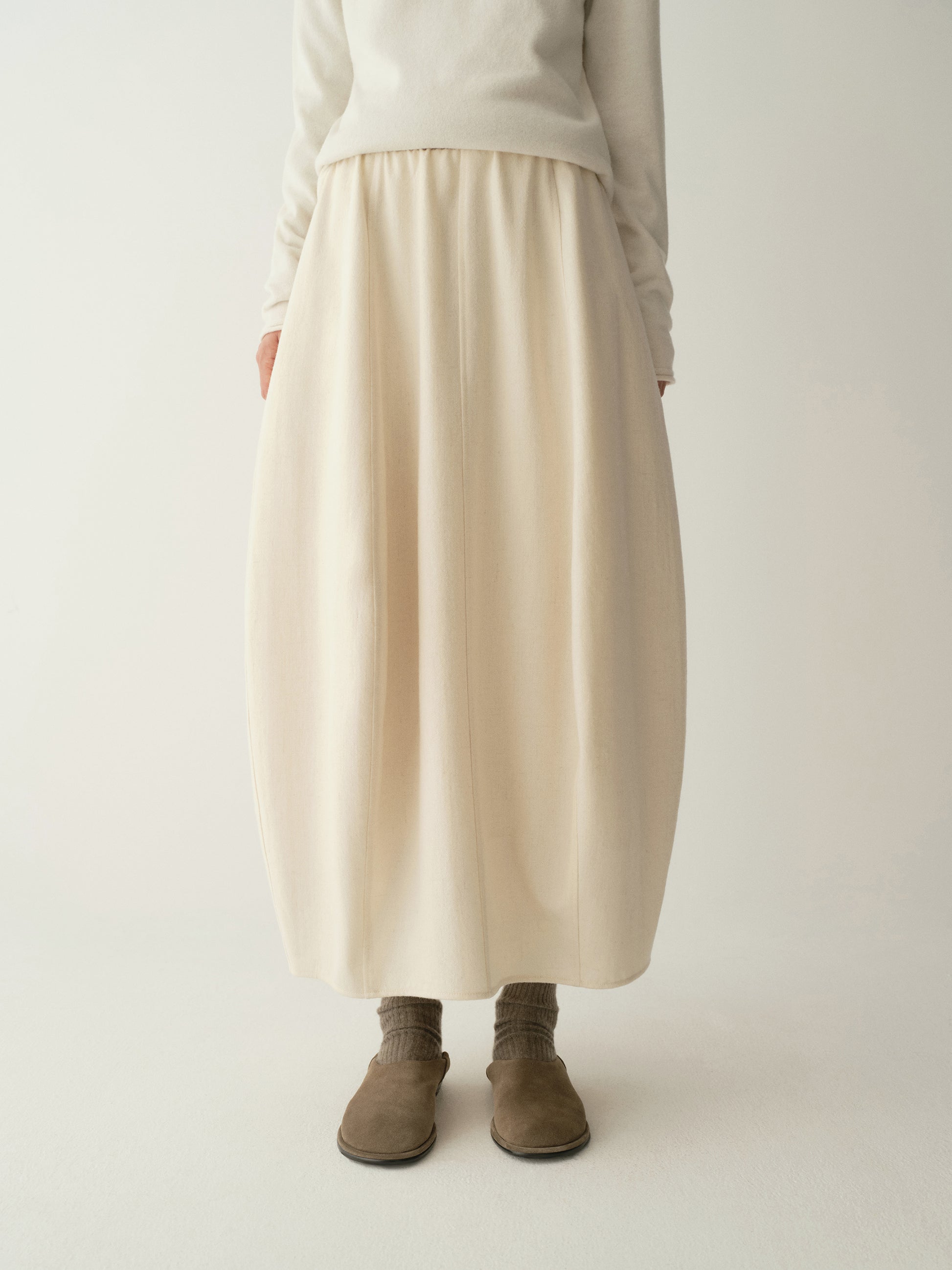 #color_cream white