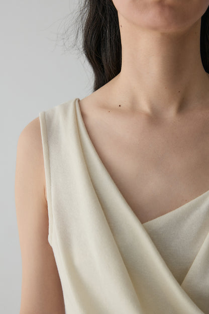 #color_off white