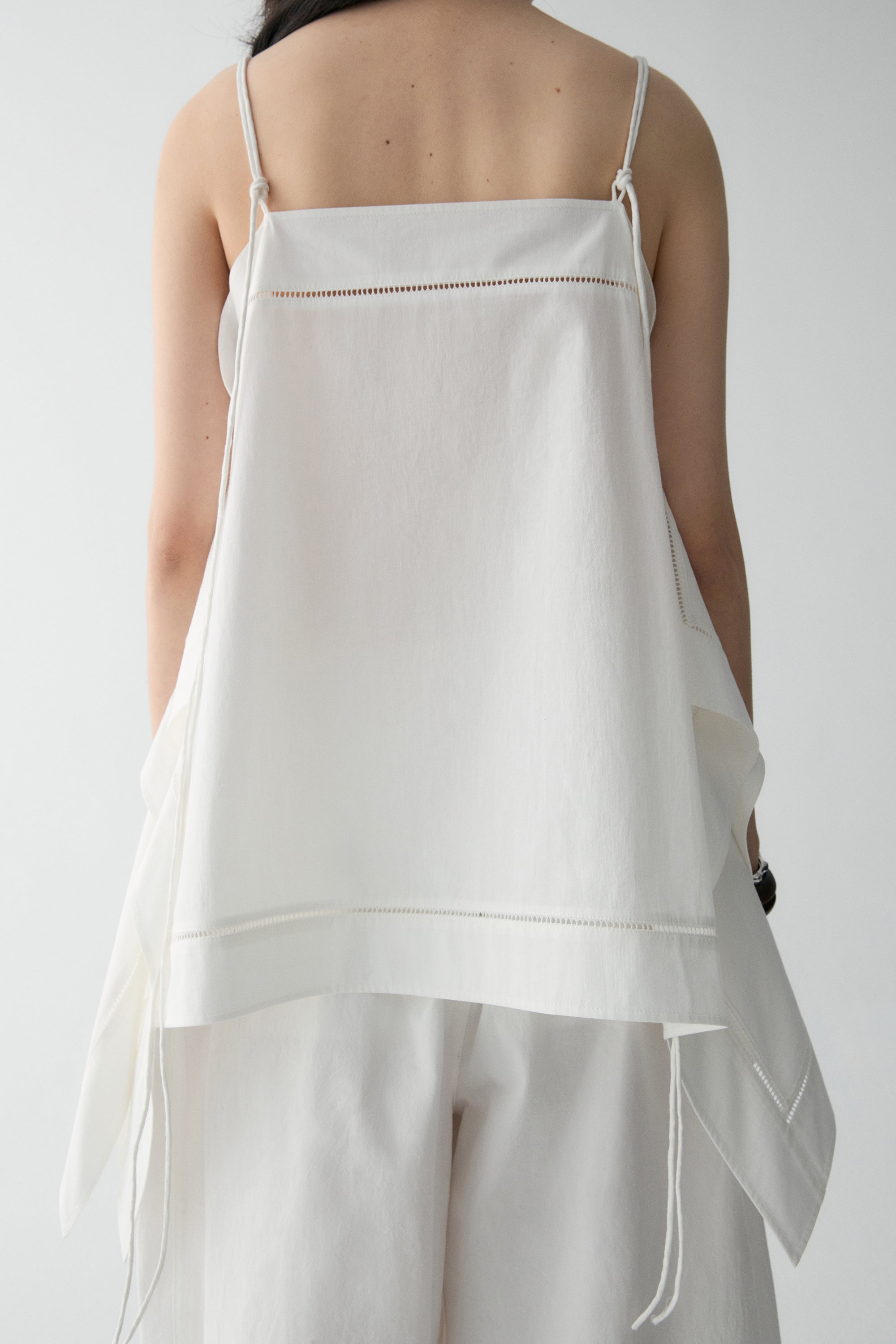 #color_off white