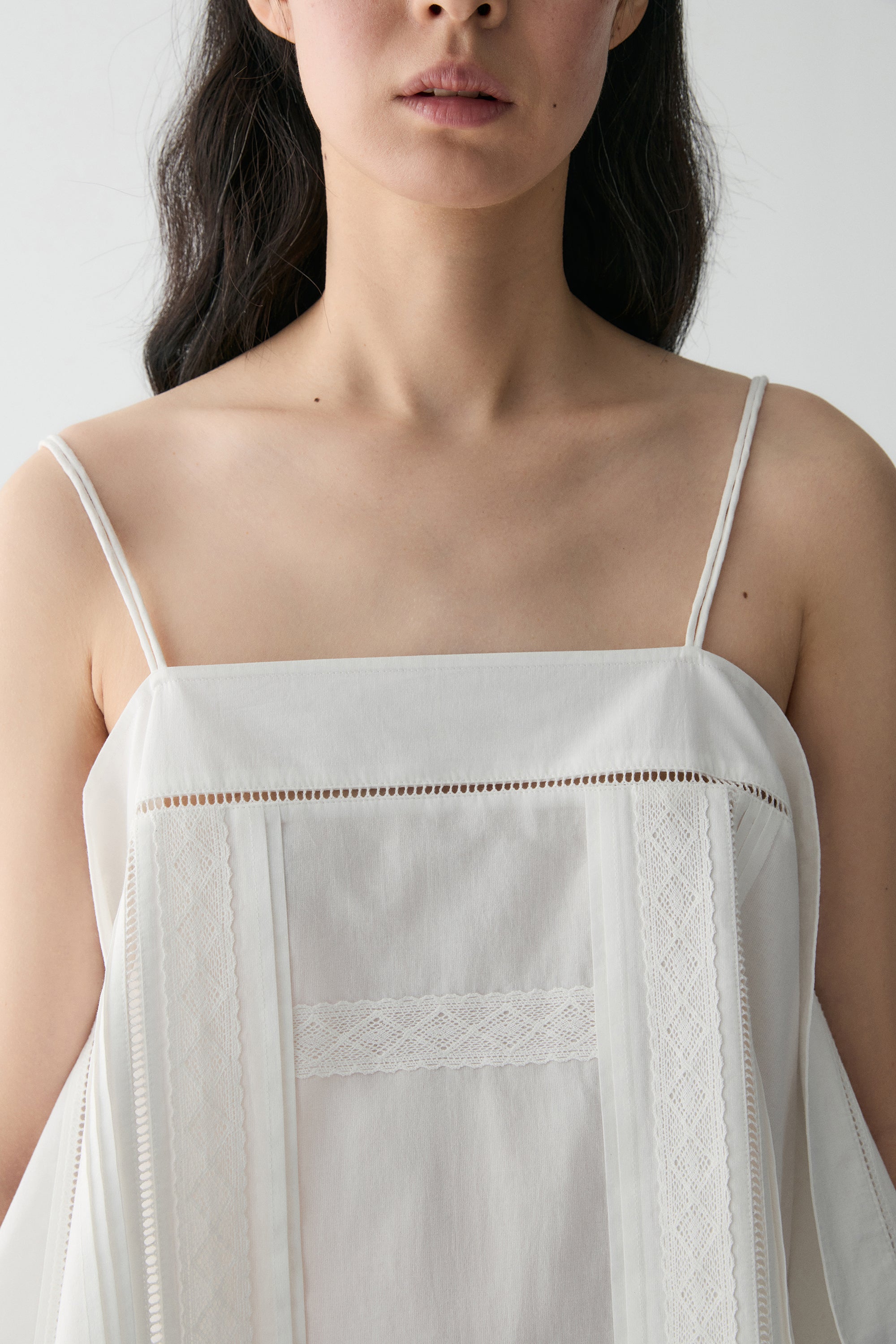 #color_off white