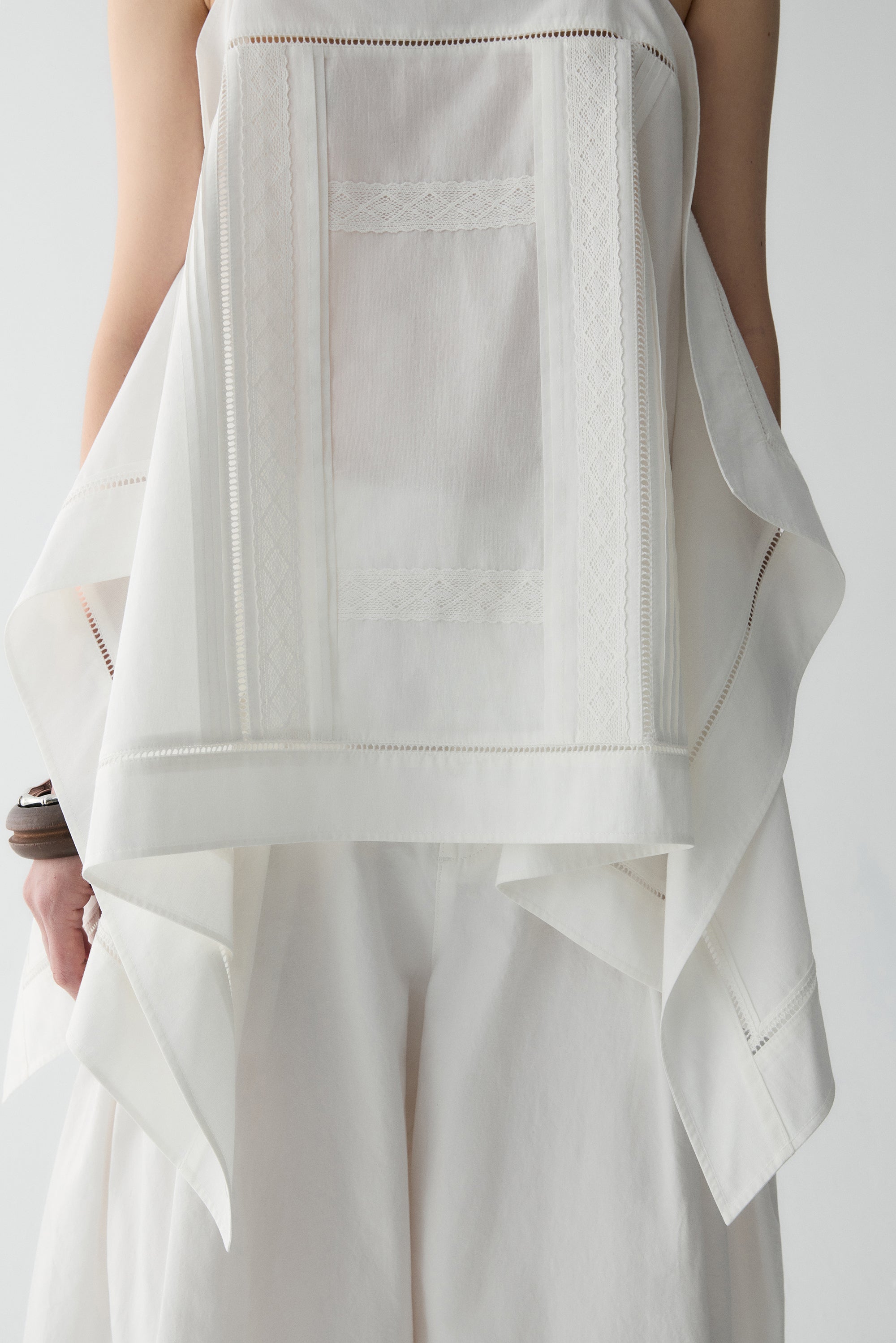 #color_off white