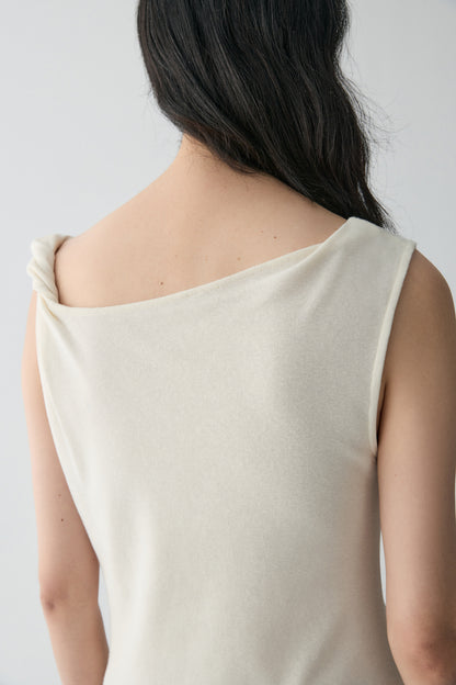 #color_off white