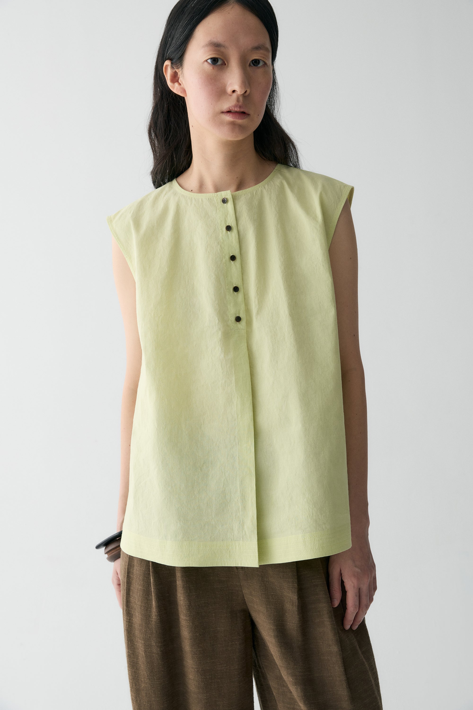 #color_Ivory