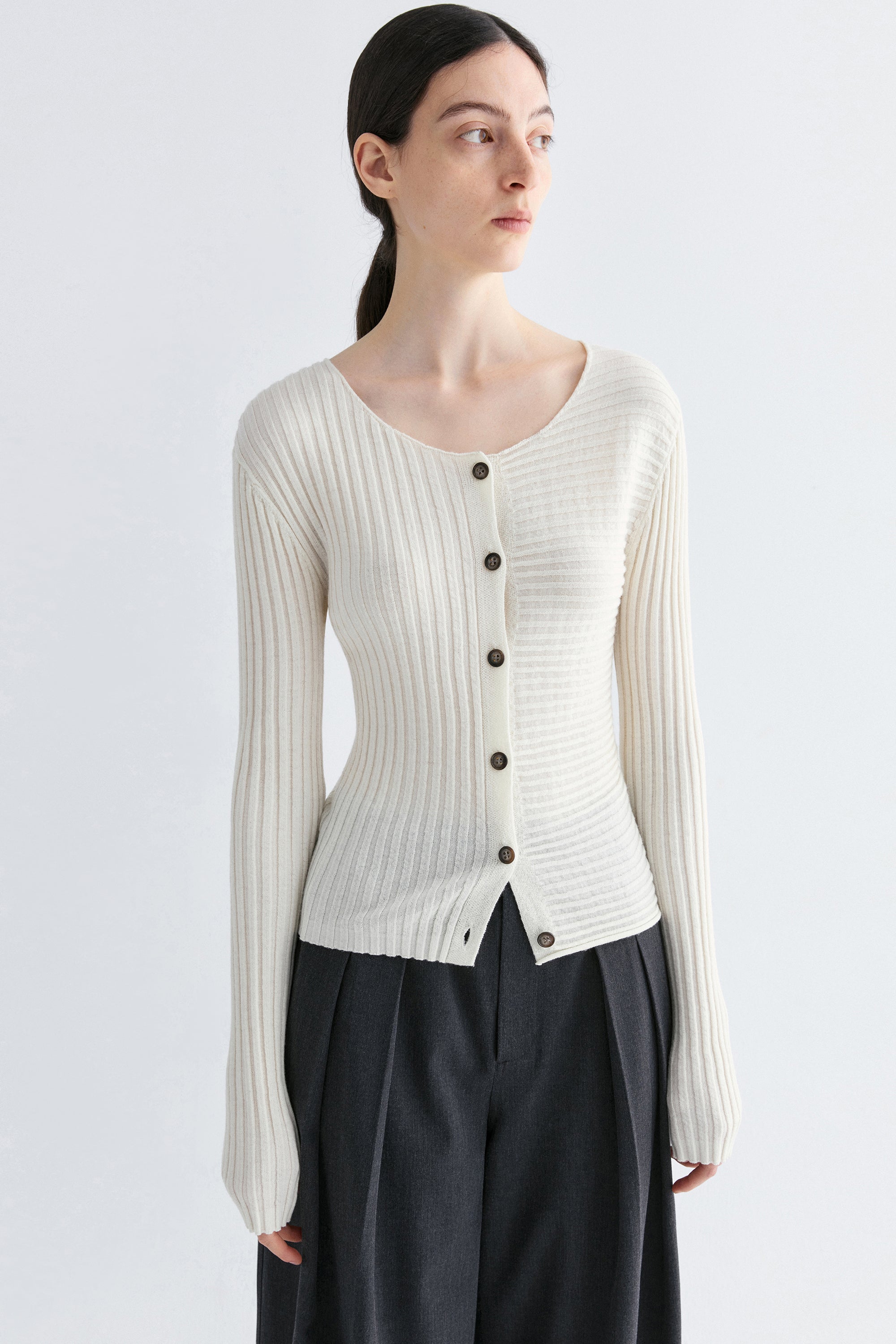 #color_off white