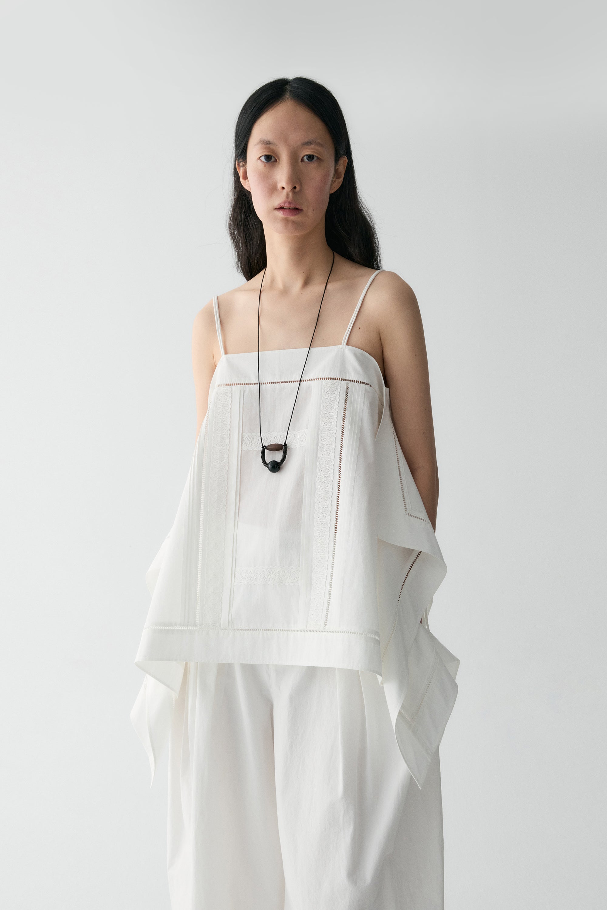 #color_off white