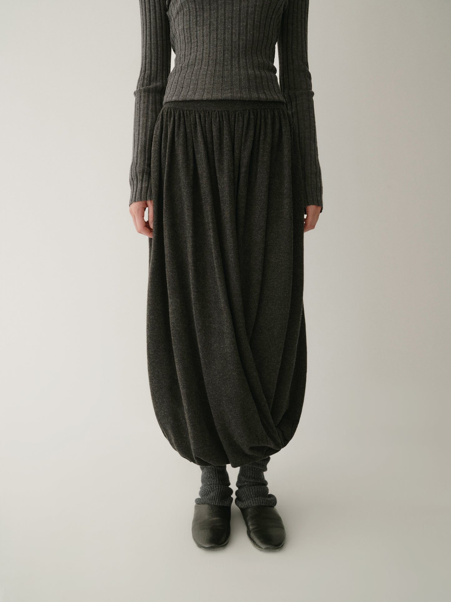 #color_black ash