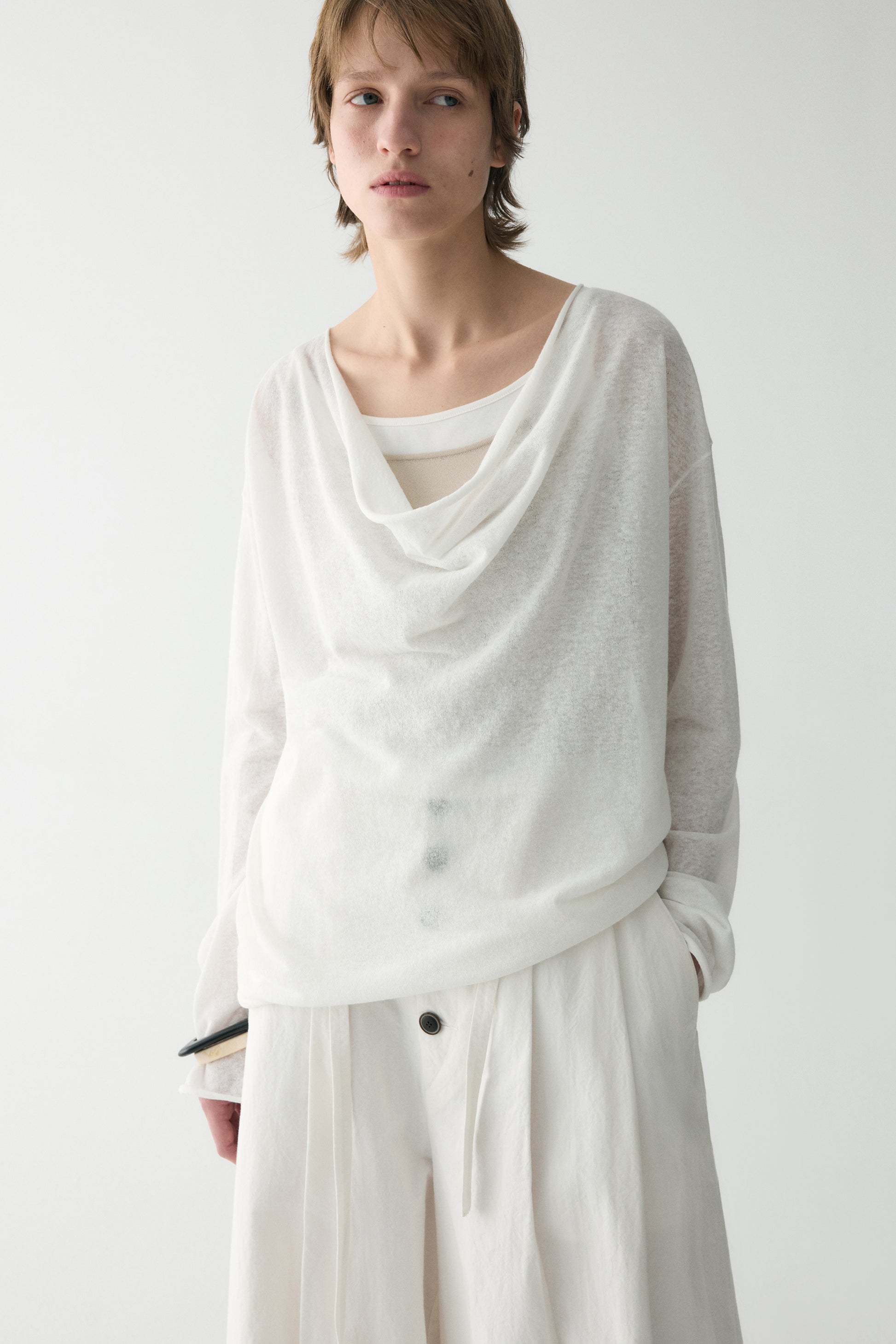 #color_off white