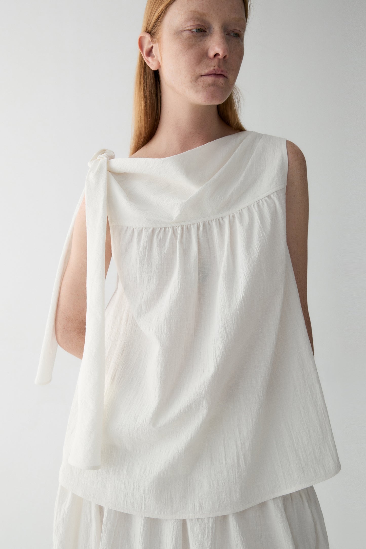 #color_off white