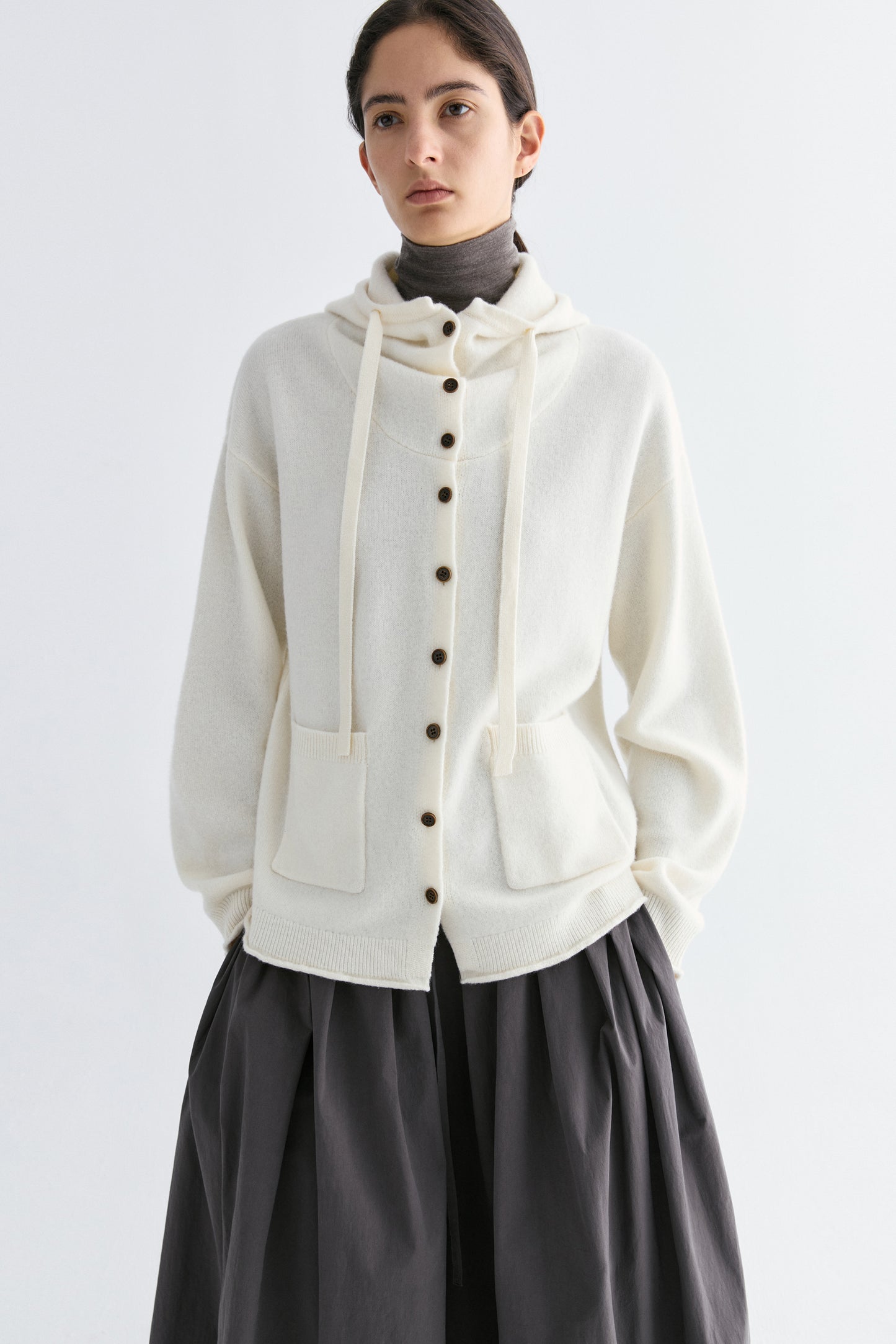 #color_cream white