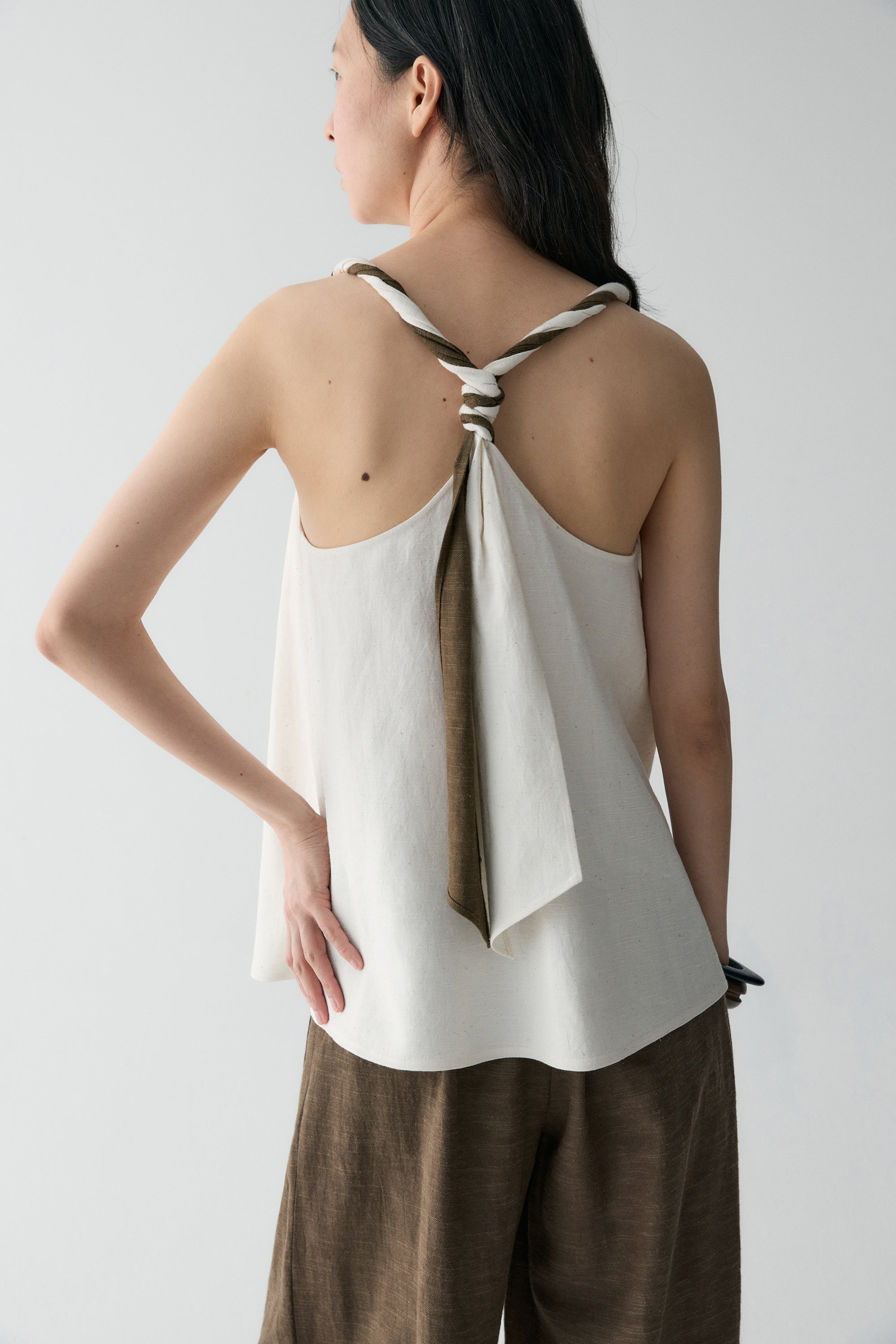 #color_off white