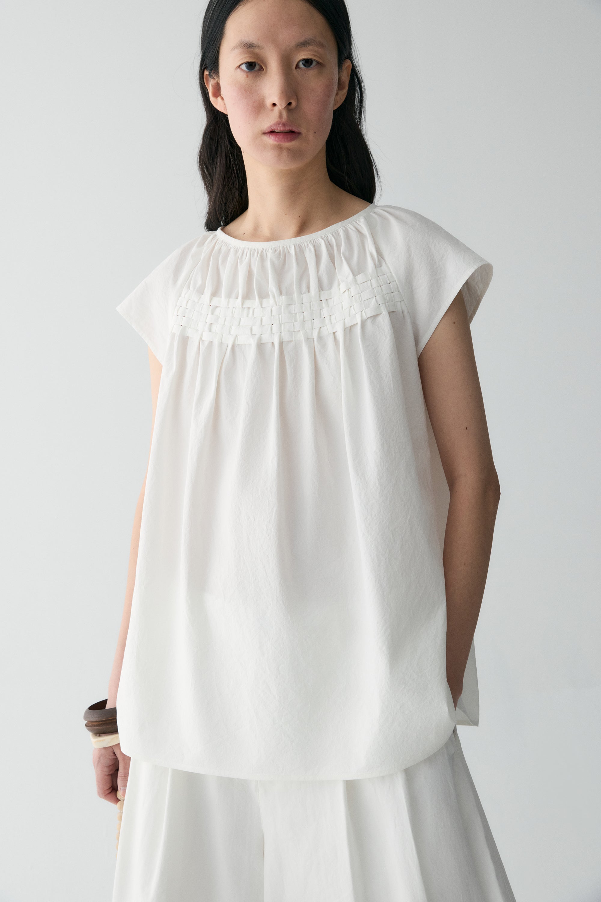 #color_off white