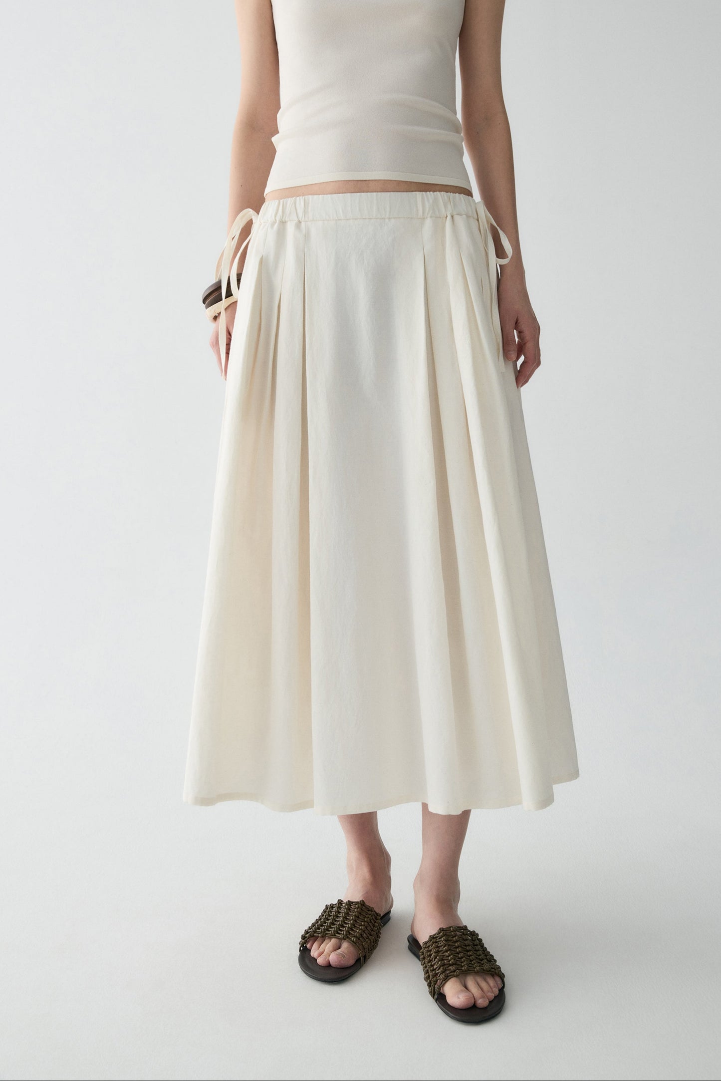 #color_cream white