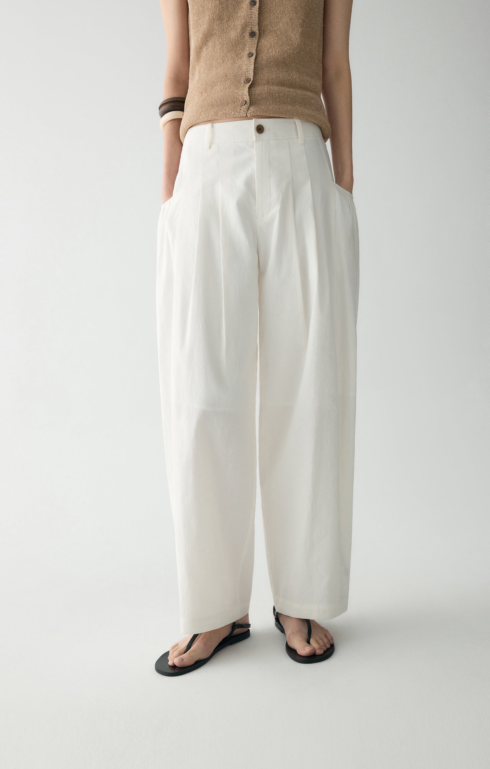 #color_off white
