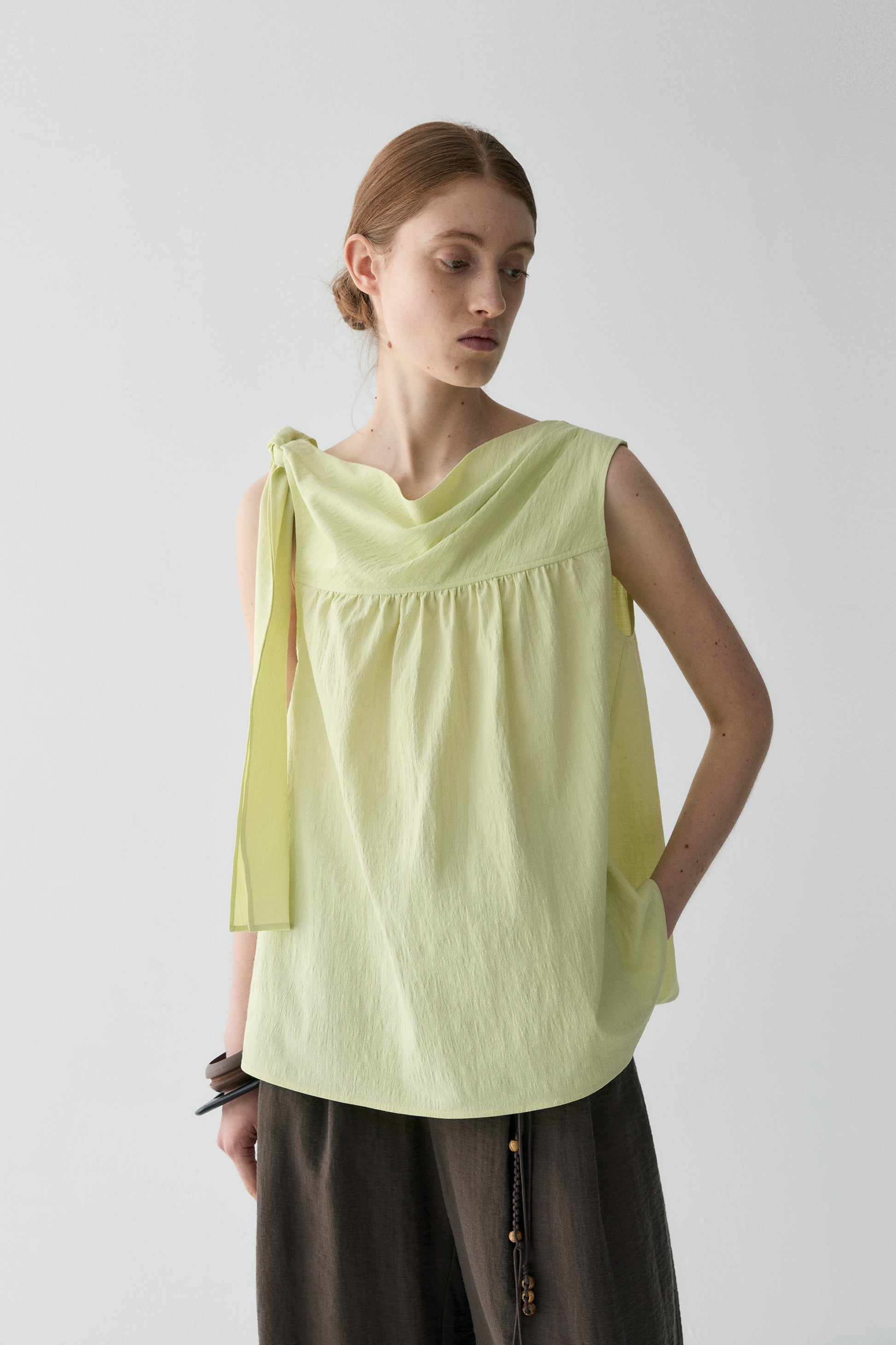 #color_Ivory 