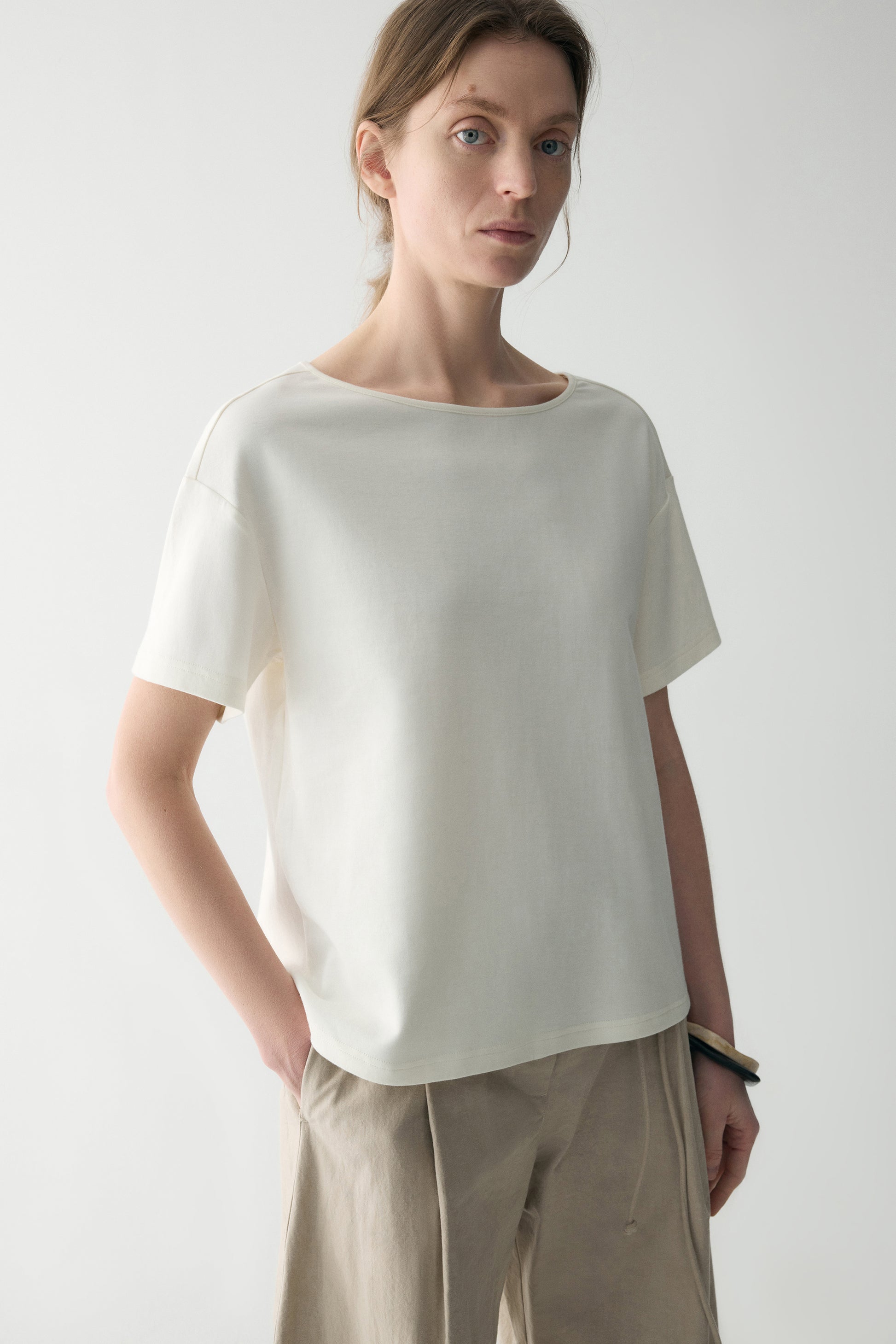#color_off white