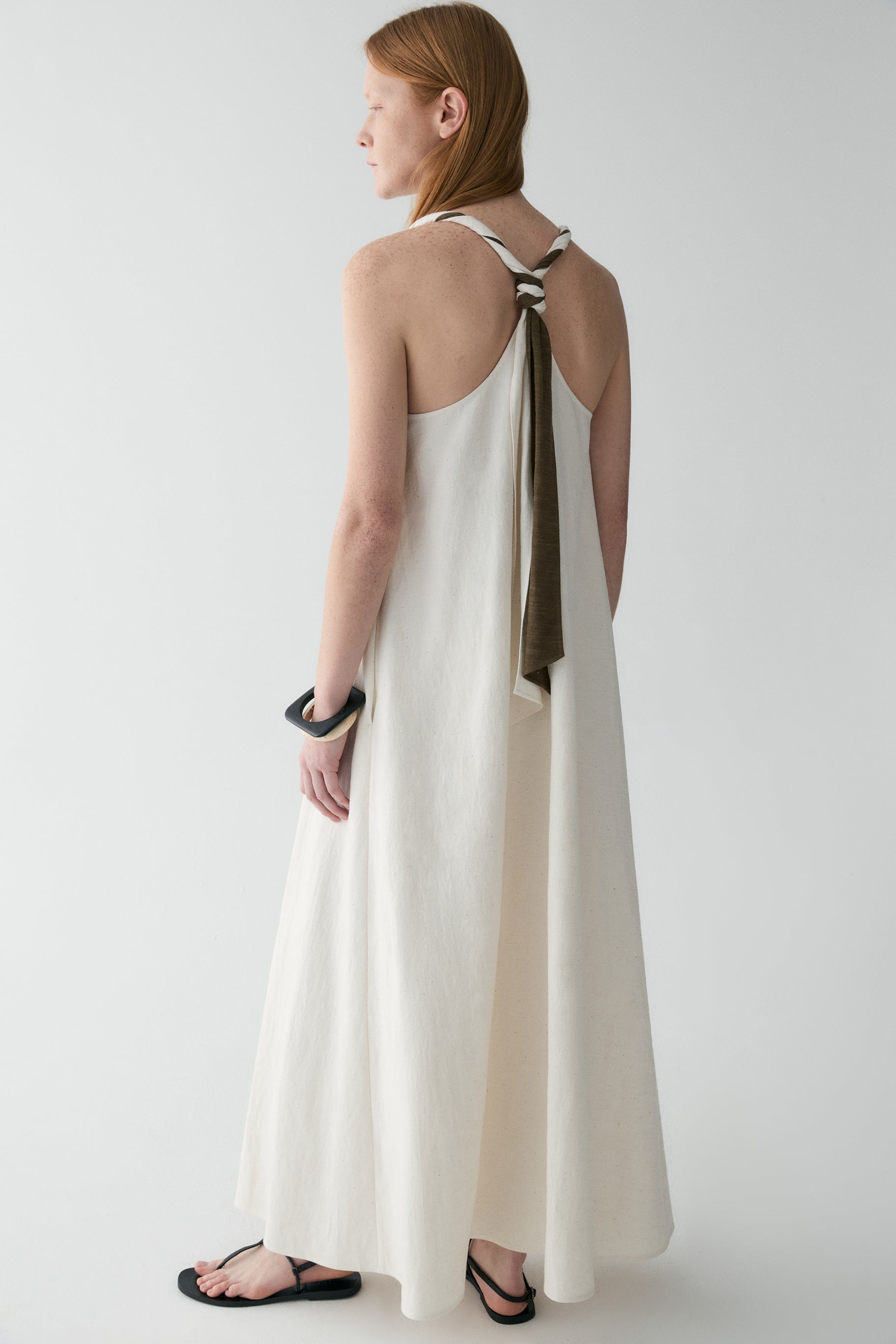 #color_off white