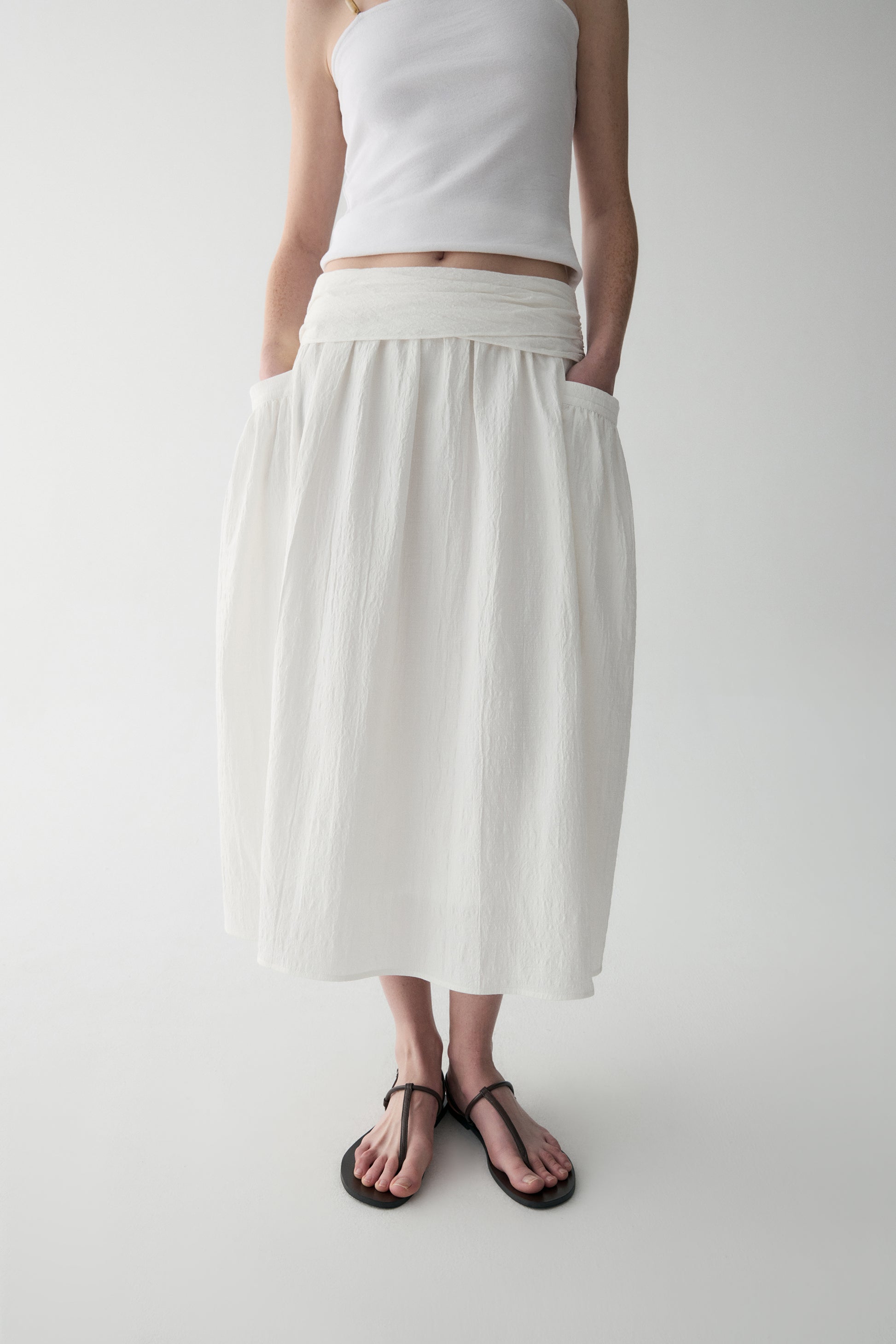 #color_off white