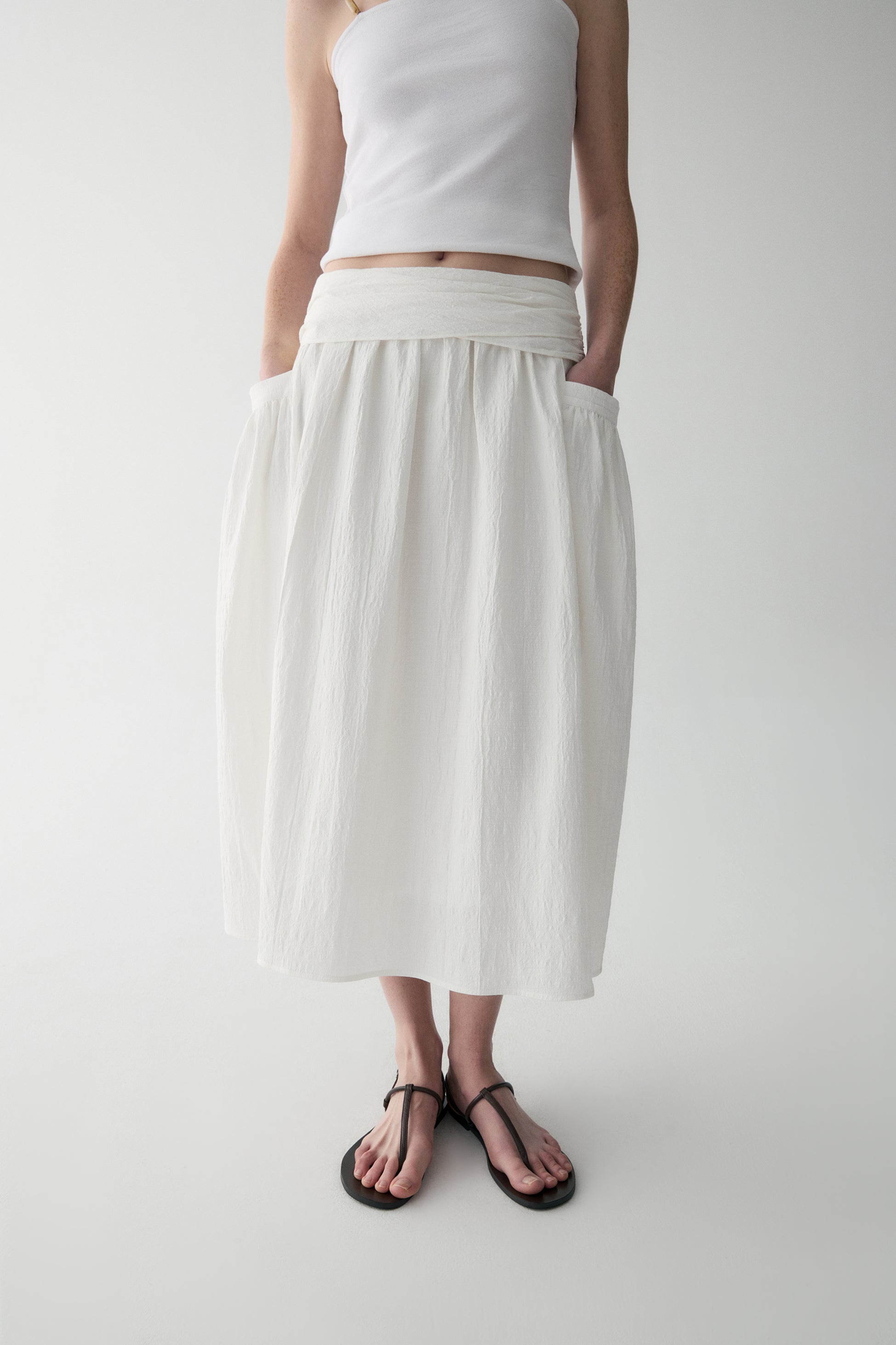 #color_off white