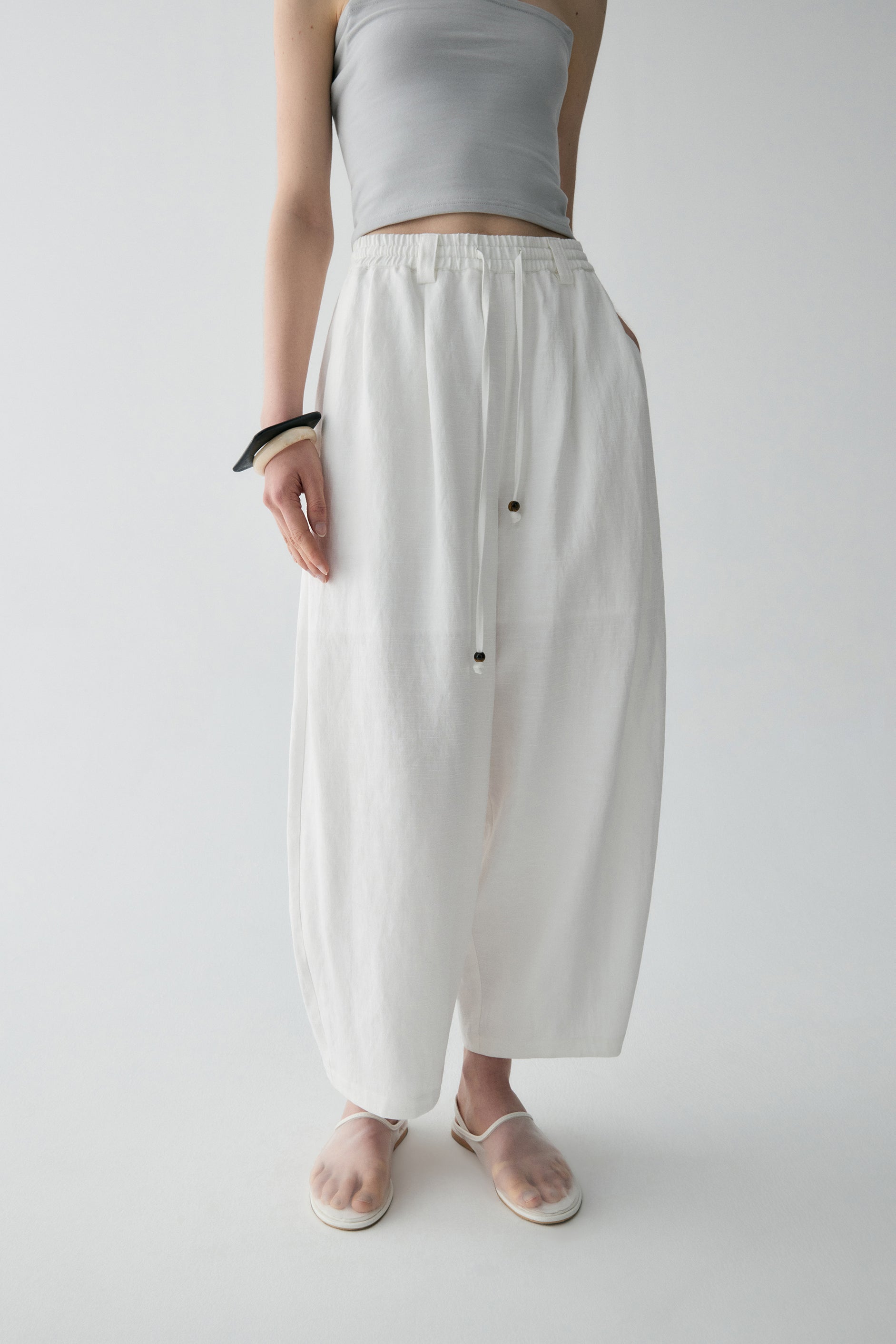 #color_off white