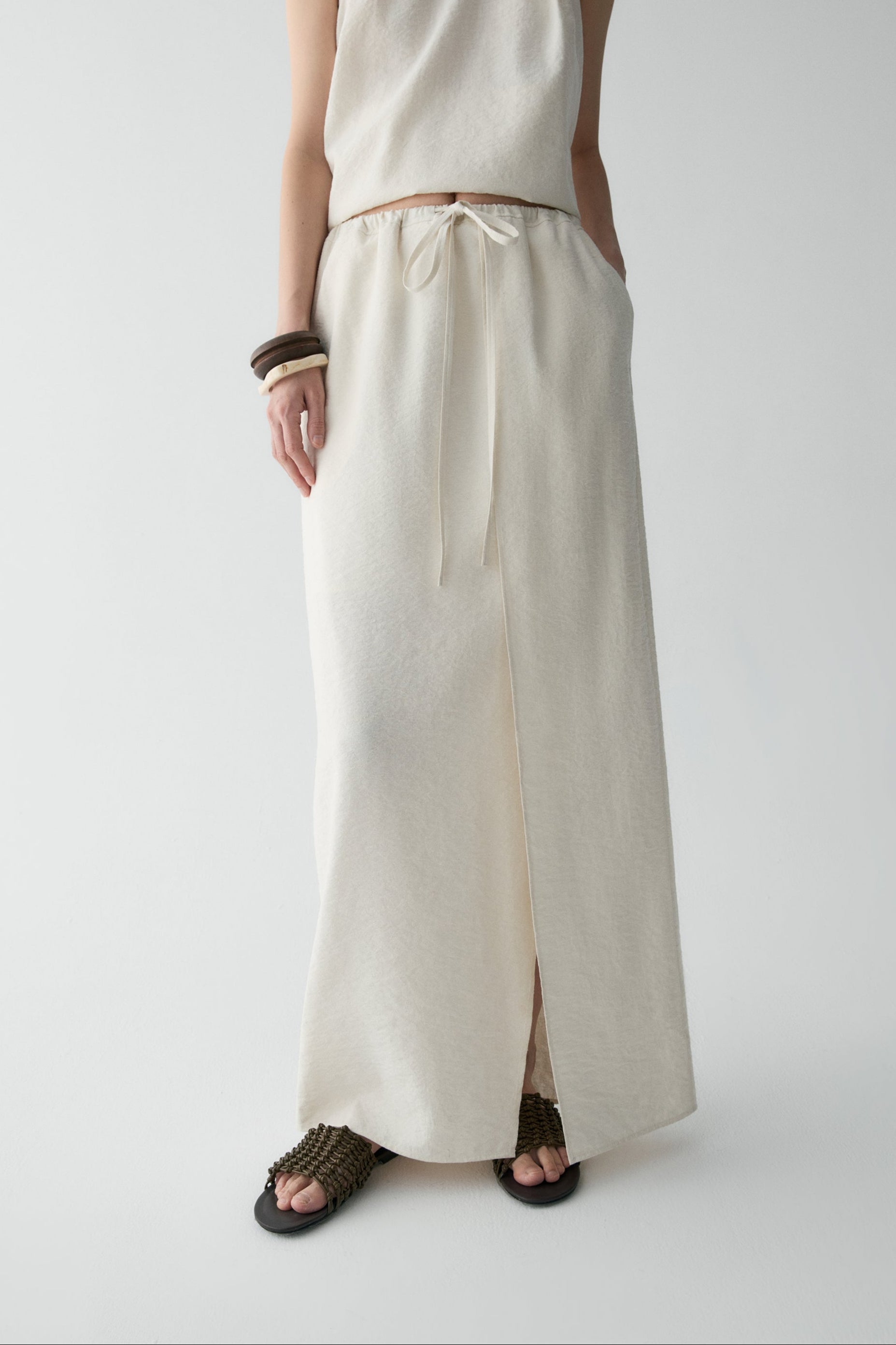 #color_off white