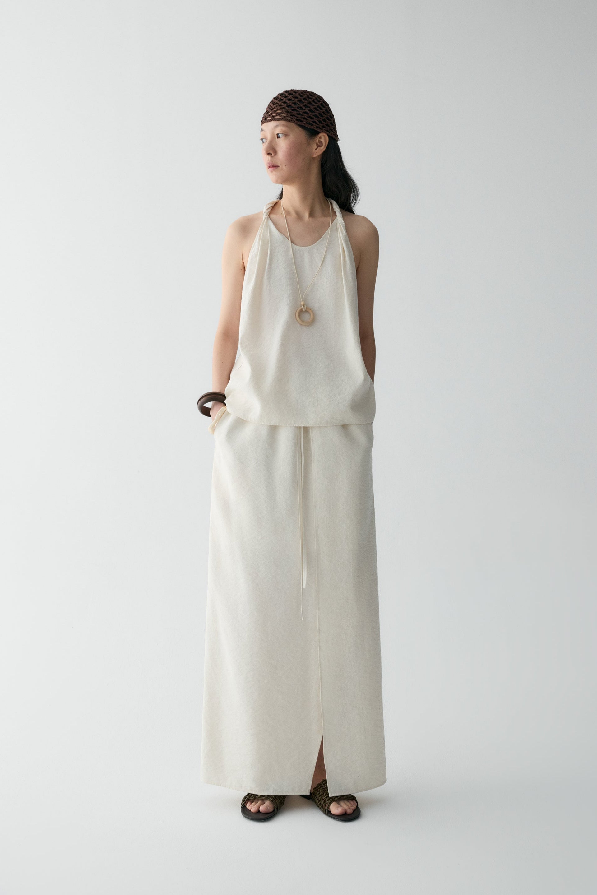 #color_off white