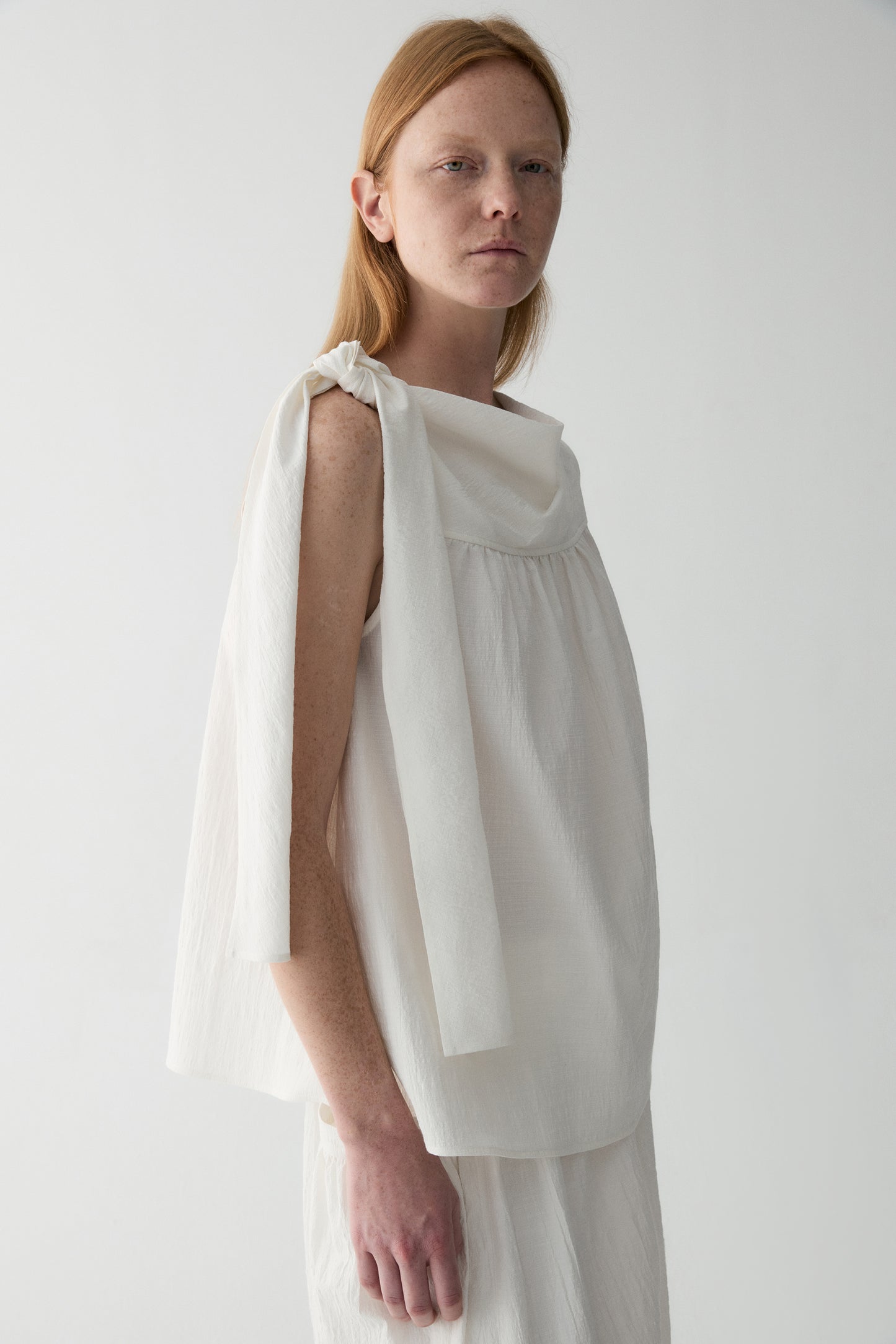 #color_off white