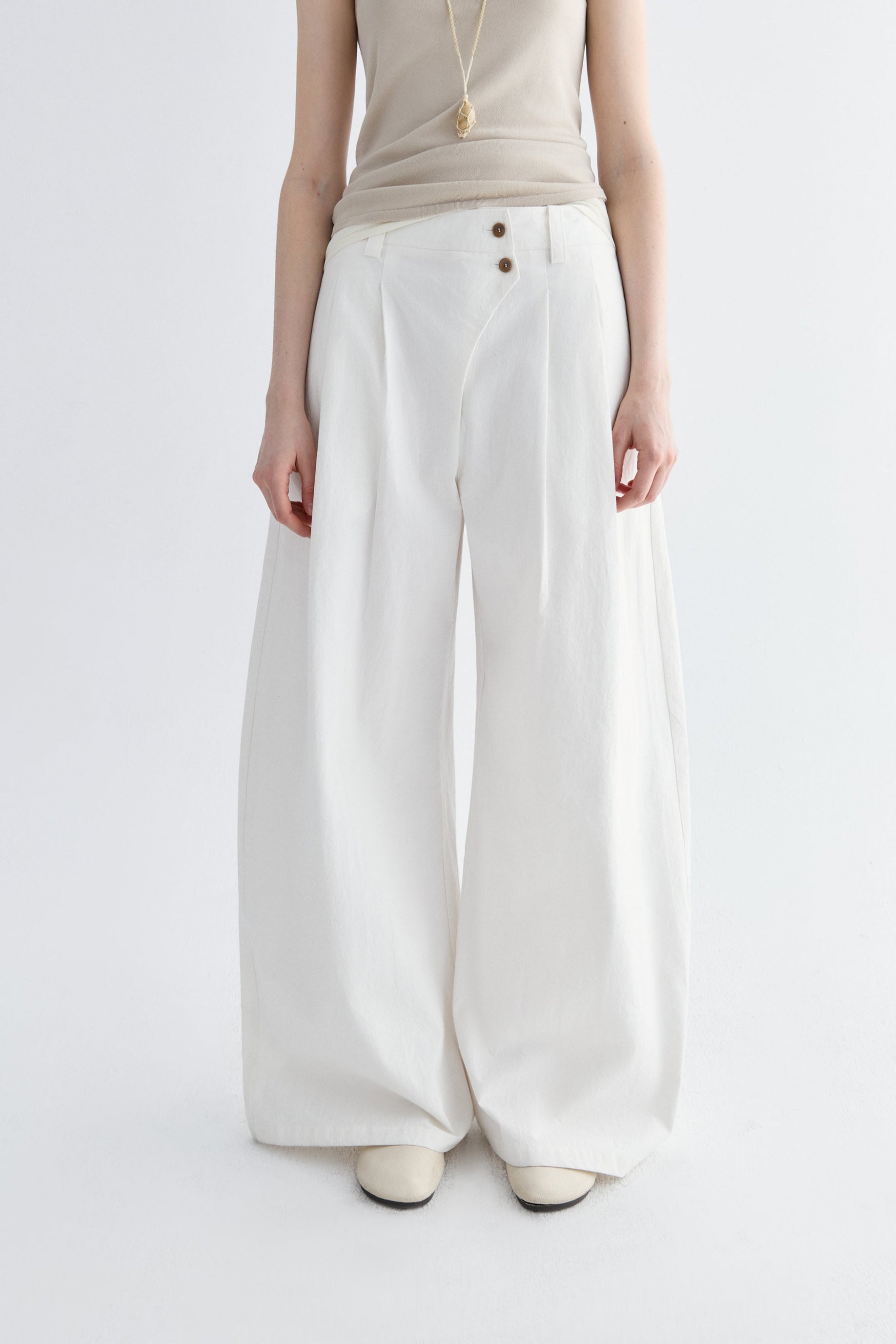#color_off white