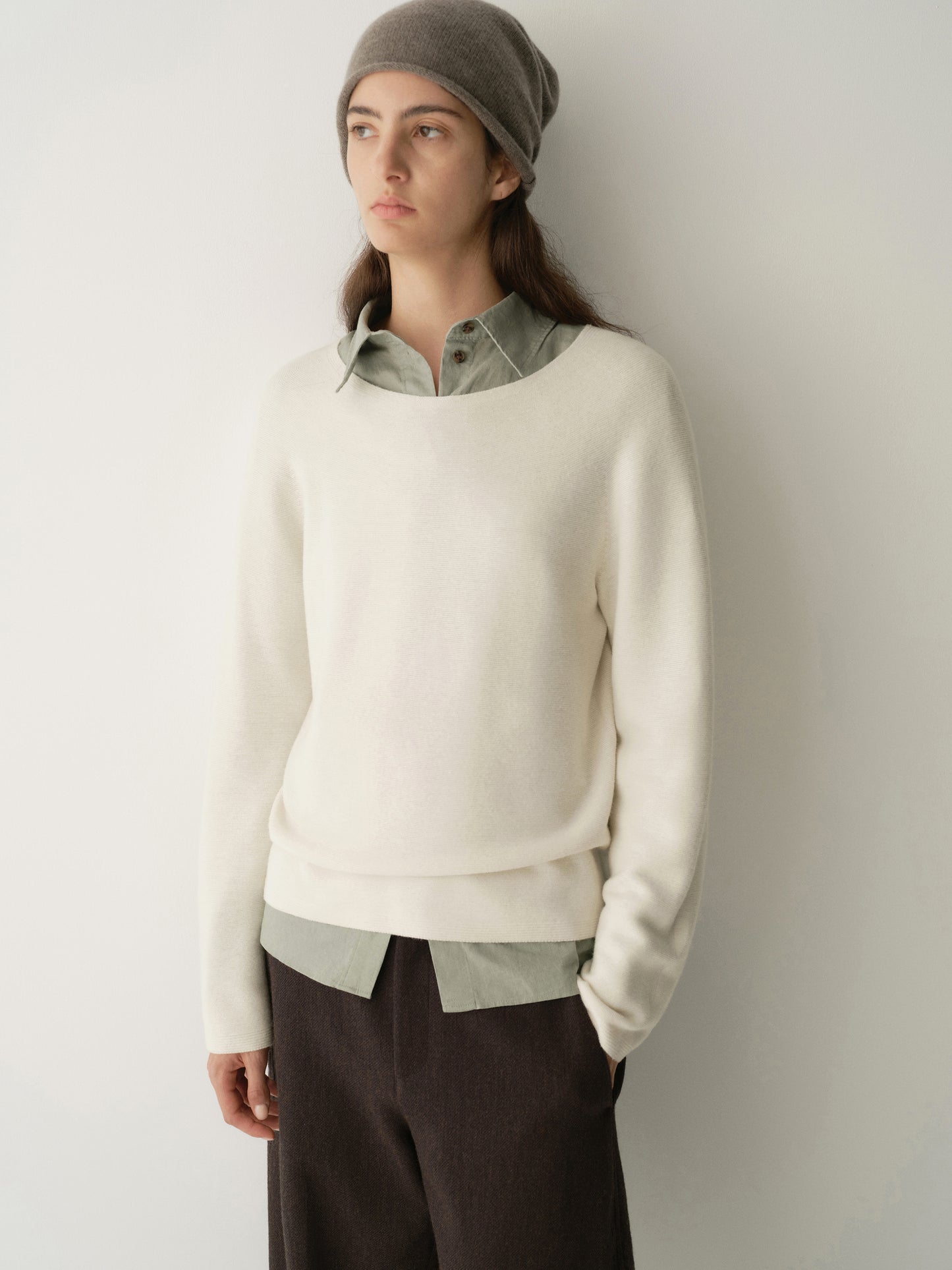 #color_off white