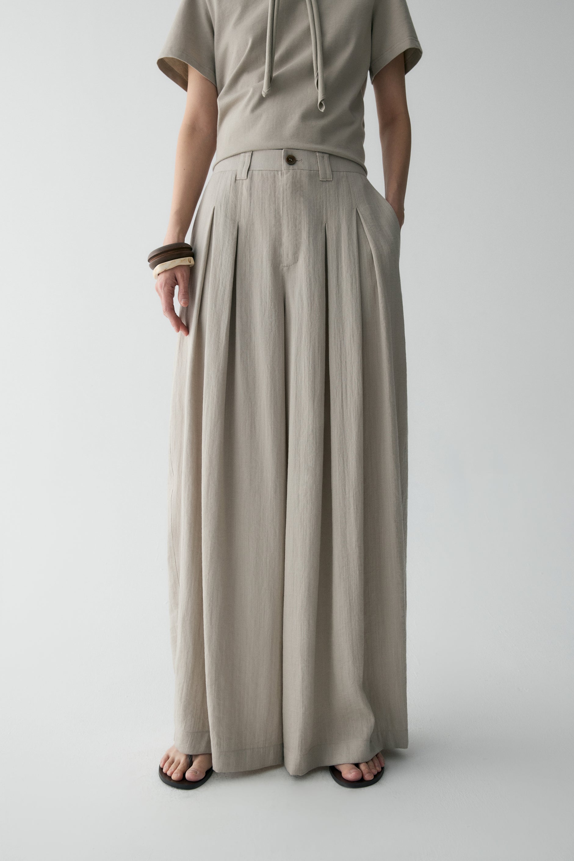 #color_light khaki