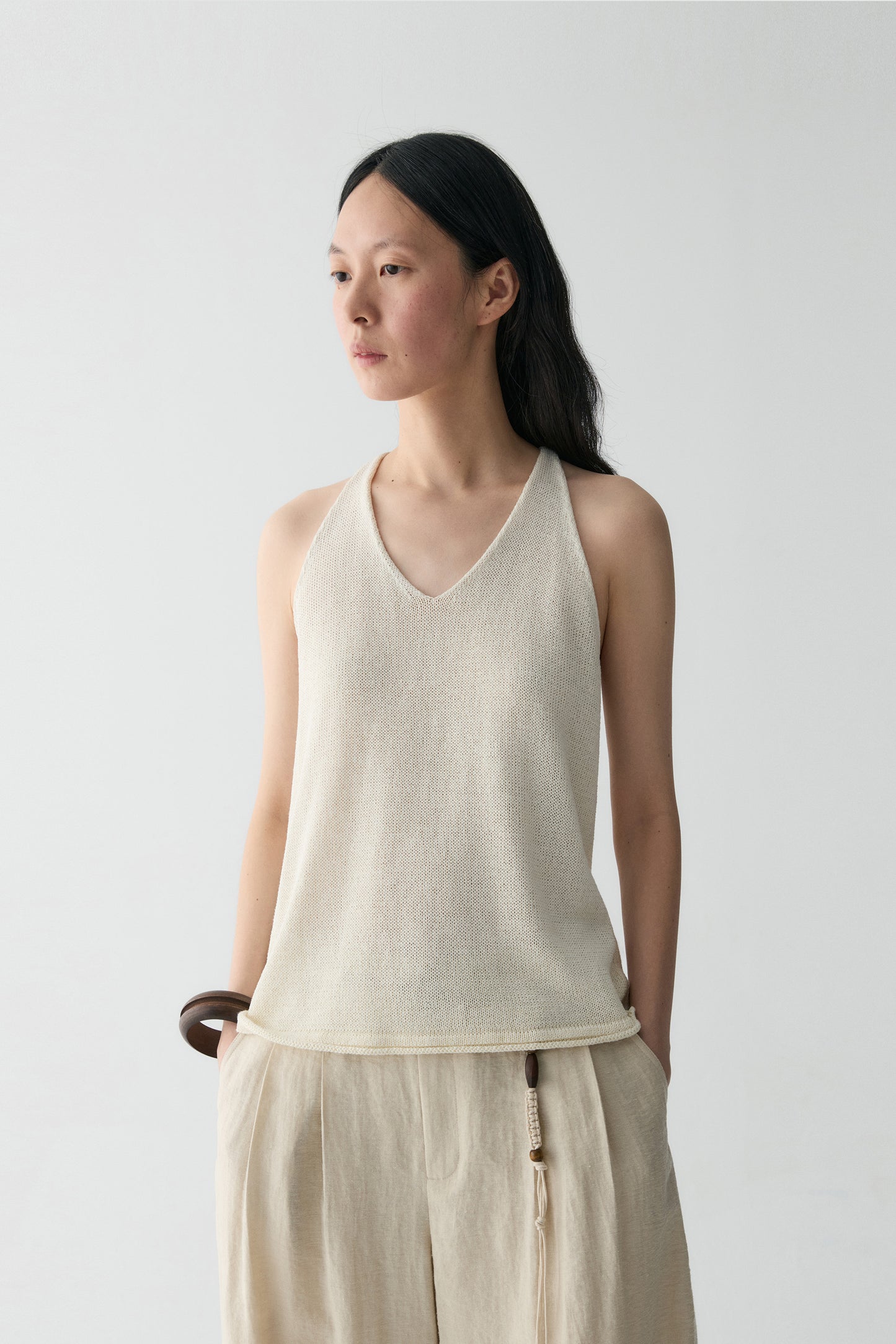 #color_off white