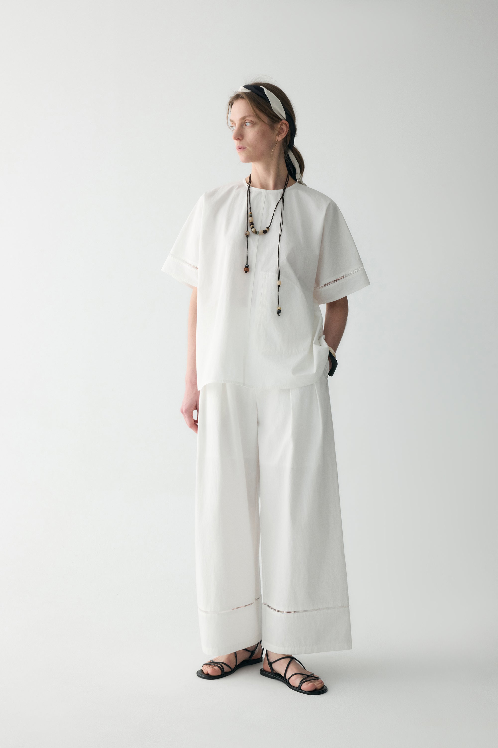 #color_off white