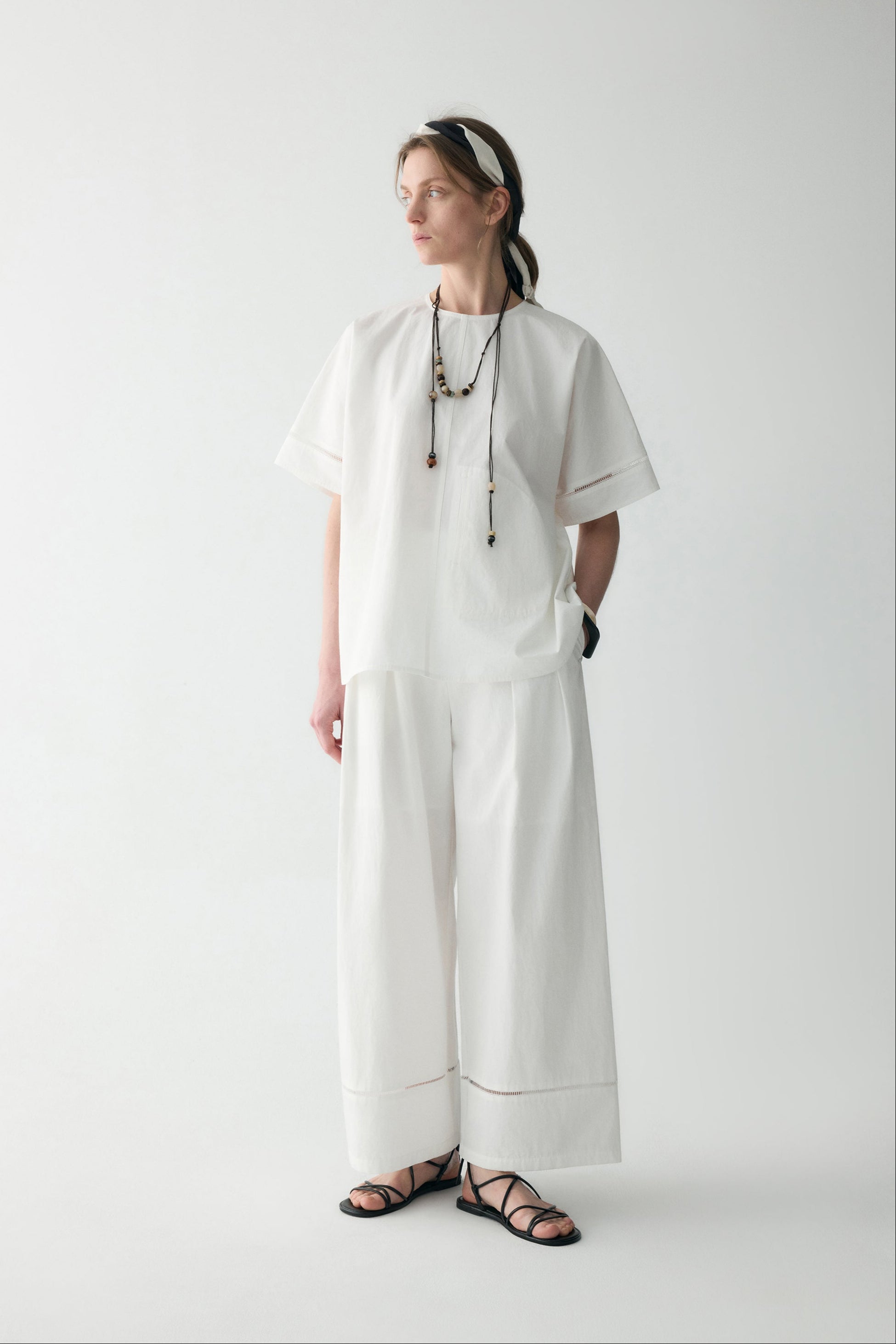 #color_off white
