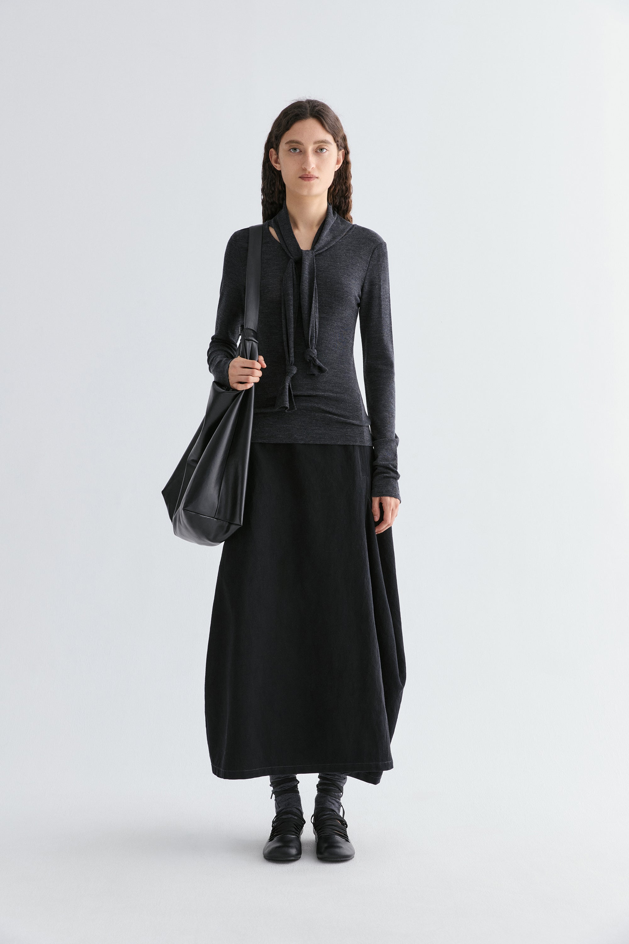 #color_black ash
