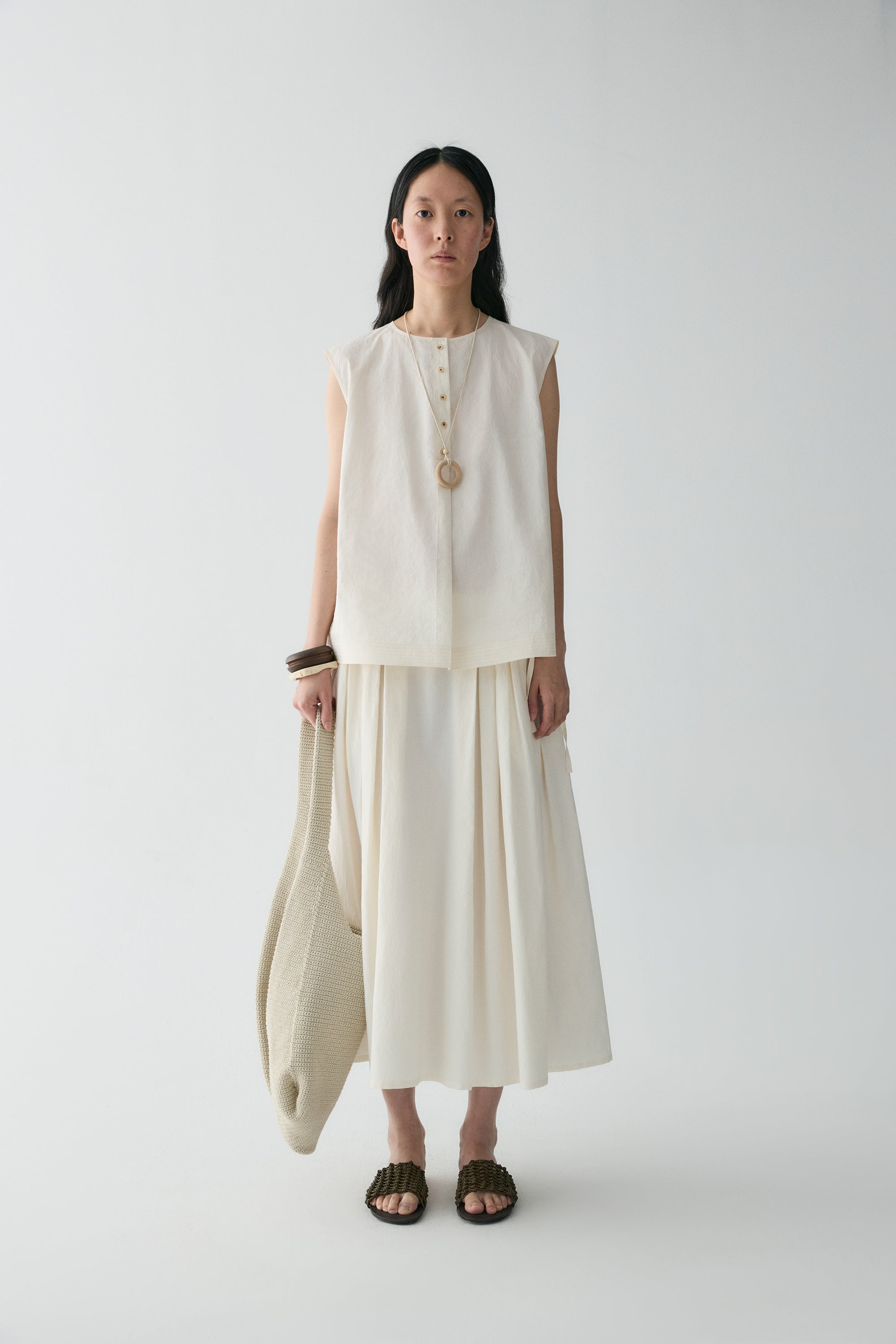 #color_cream white