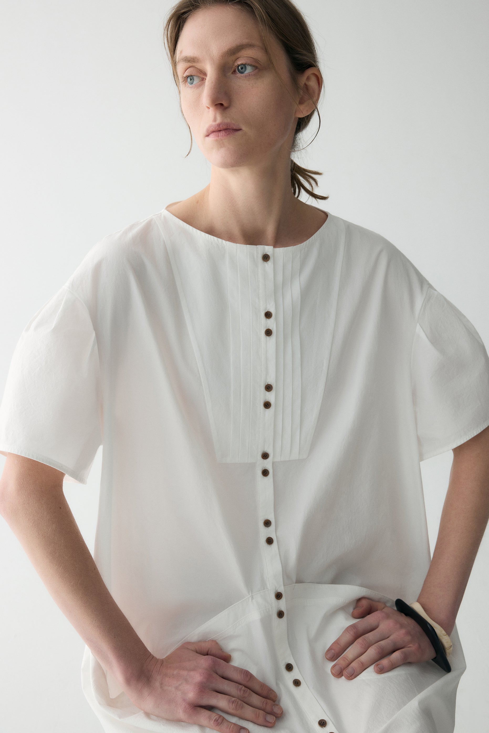 #color_off white
