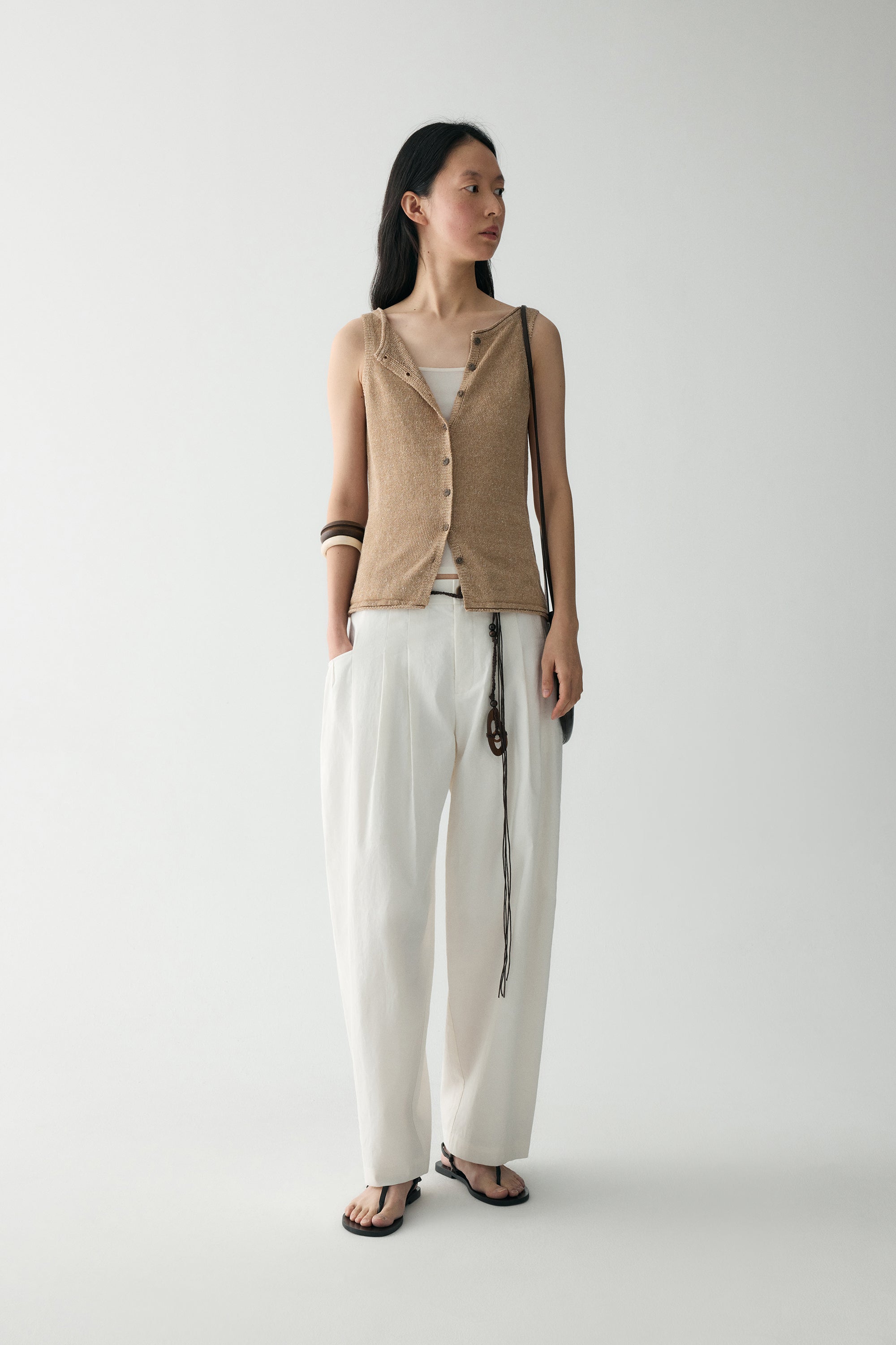#color_off white