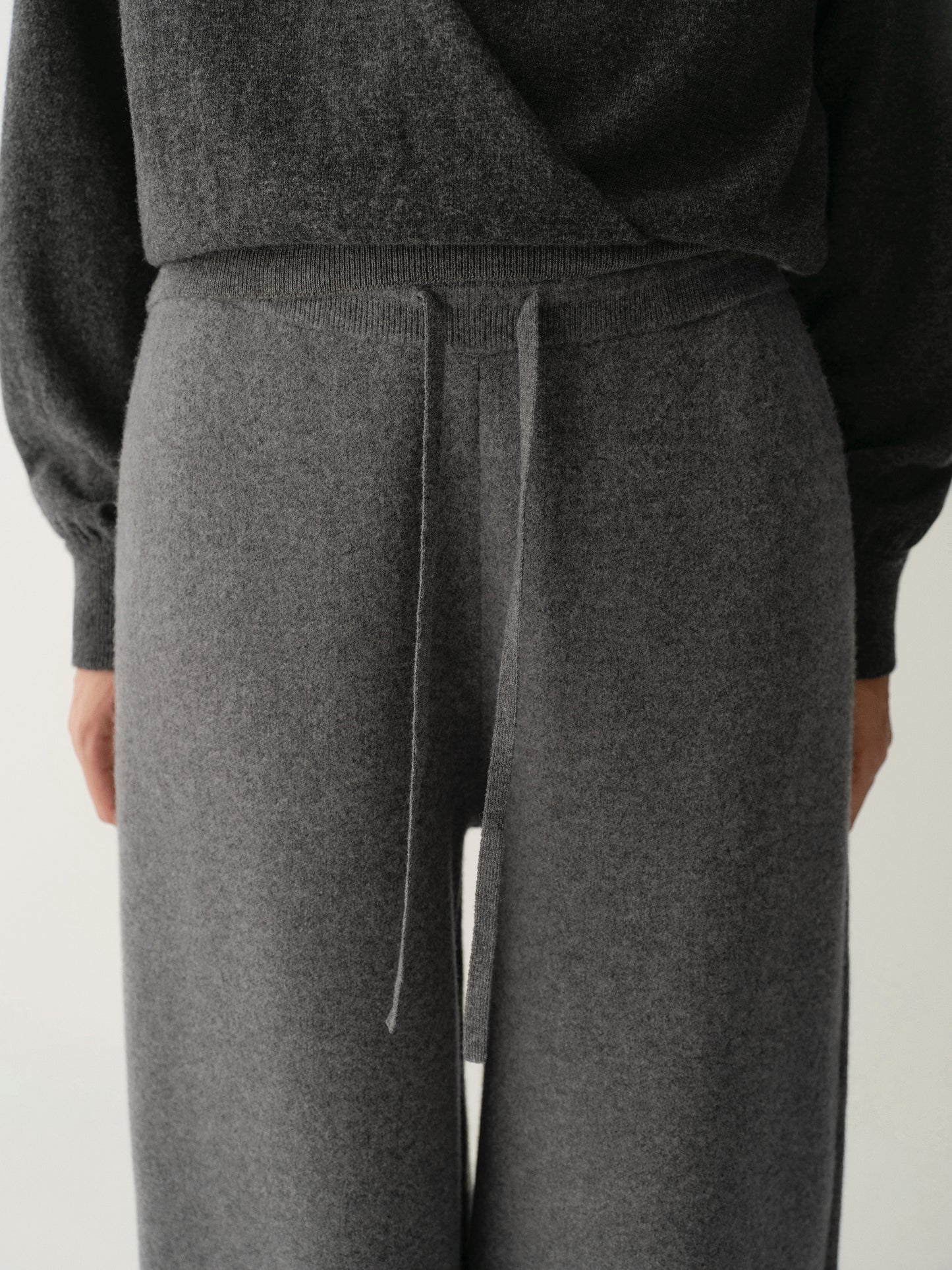 #color_mid gray