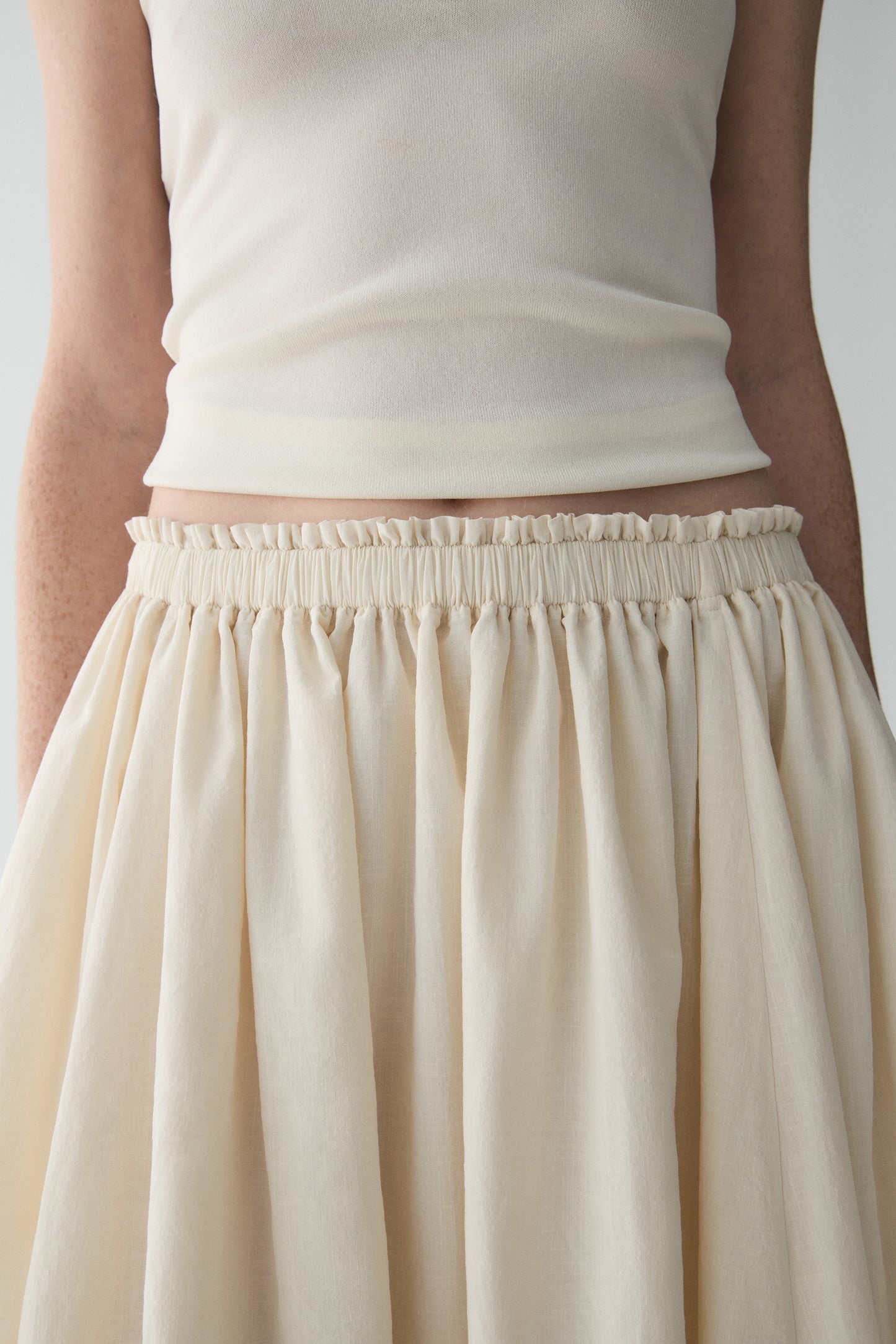 #color_cream white