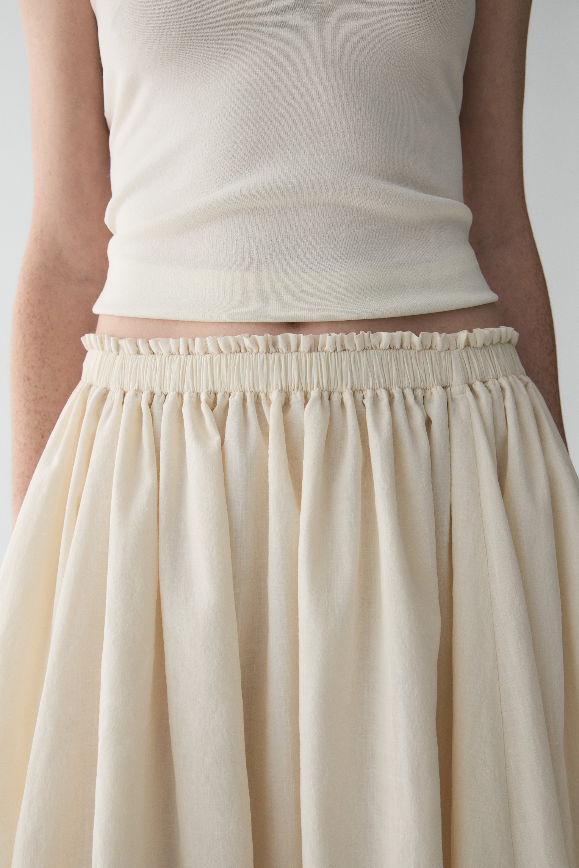 #color_cream white