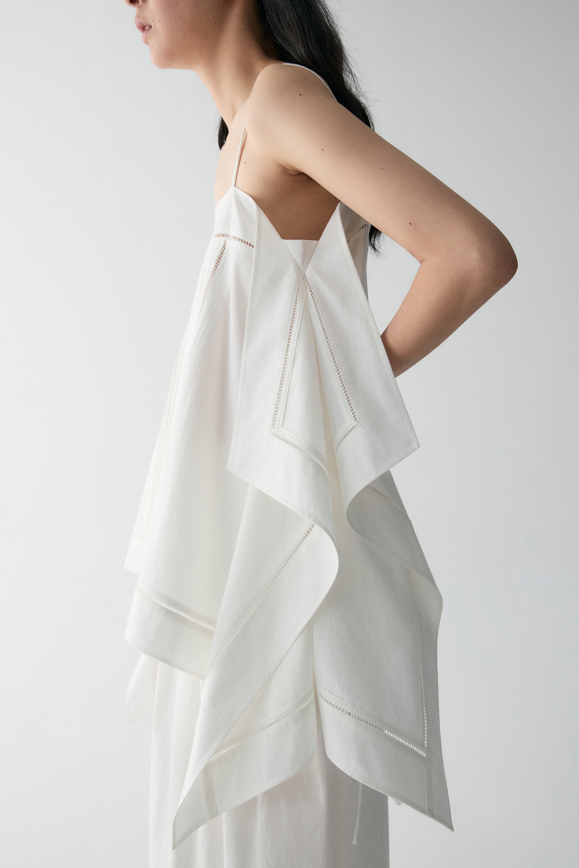 #color_off white