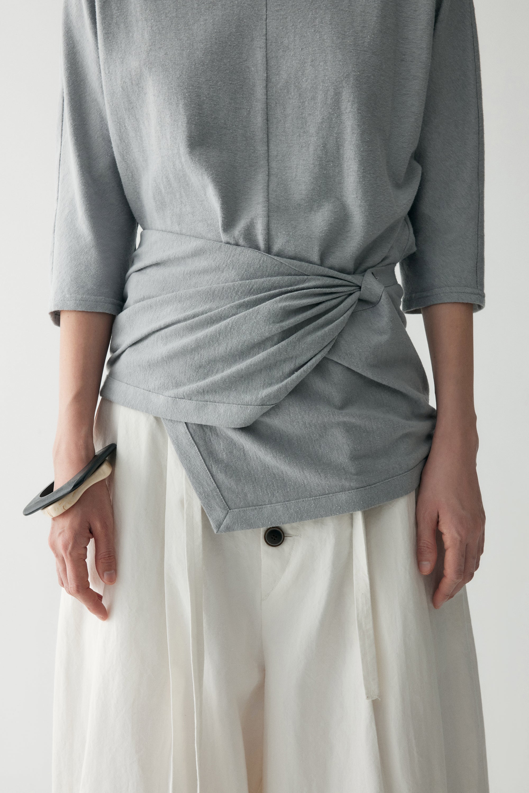 #color_mid gray