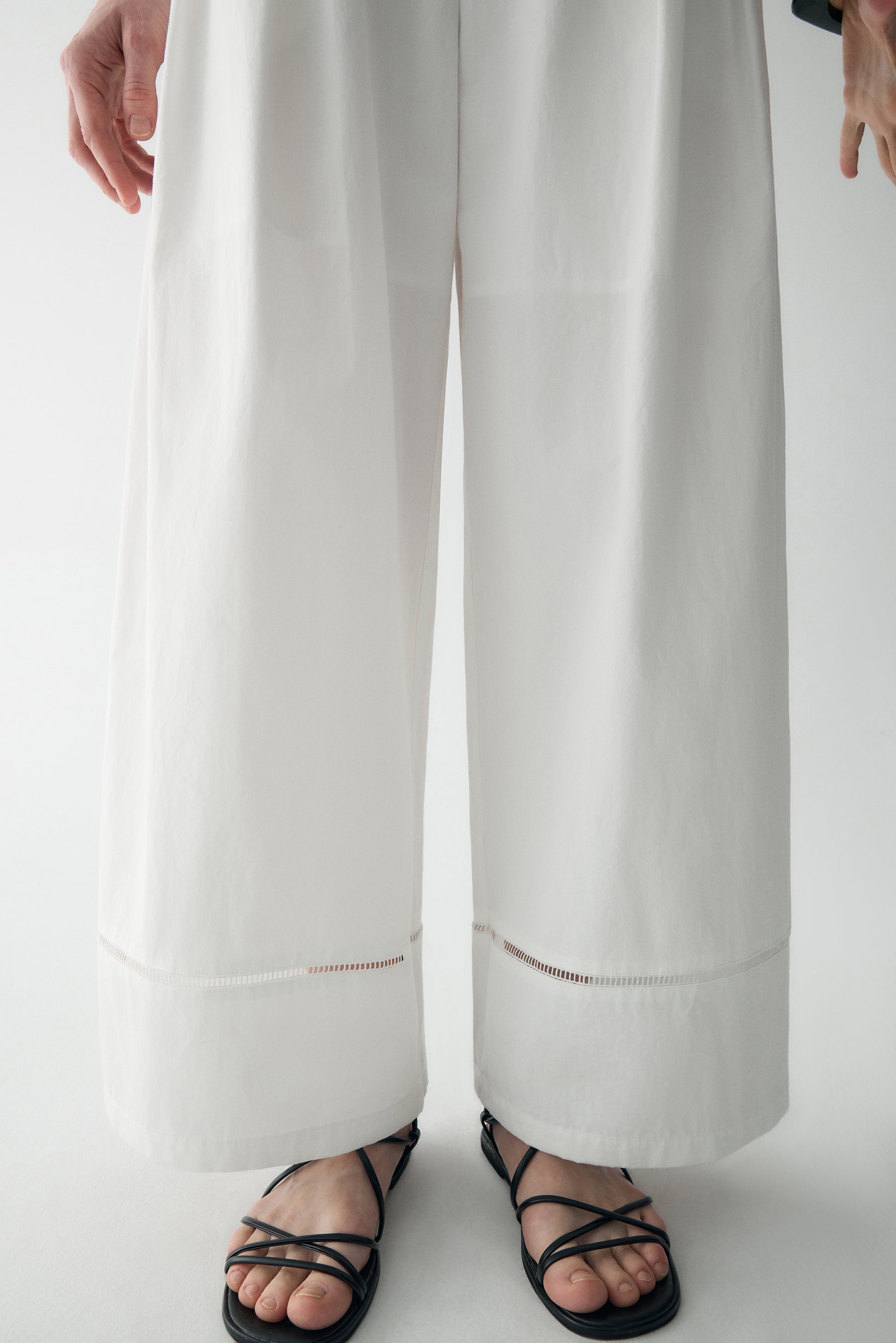 #color_off white