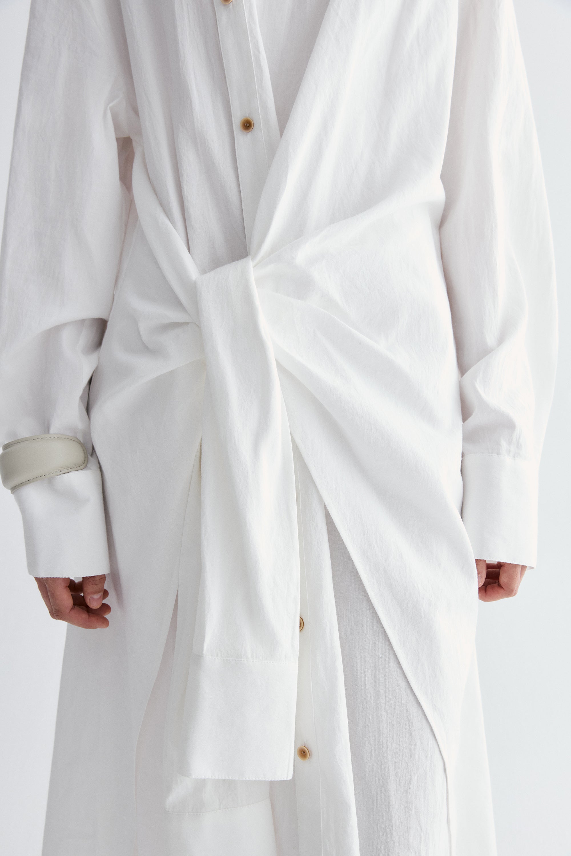 #color_off white