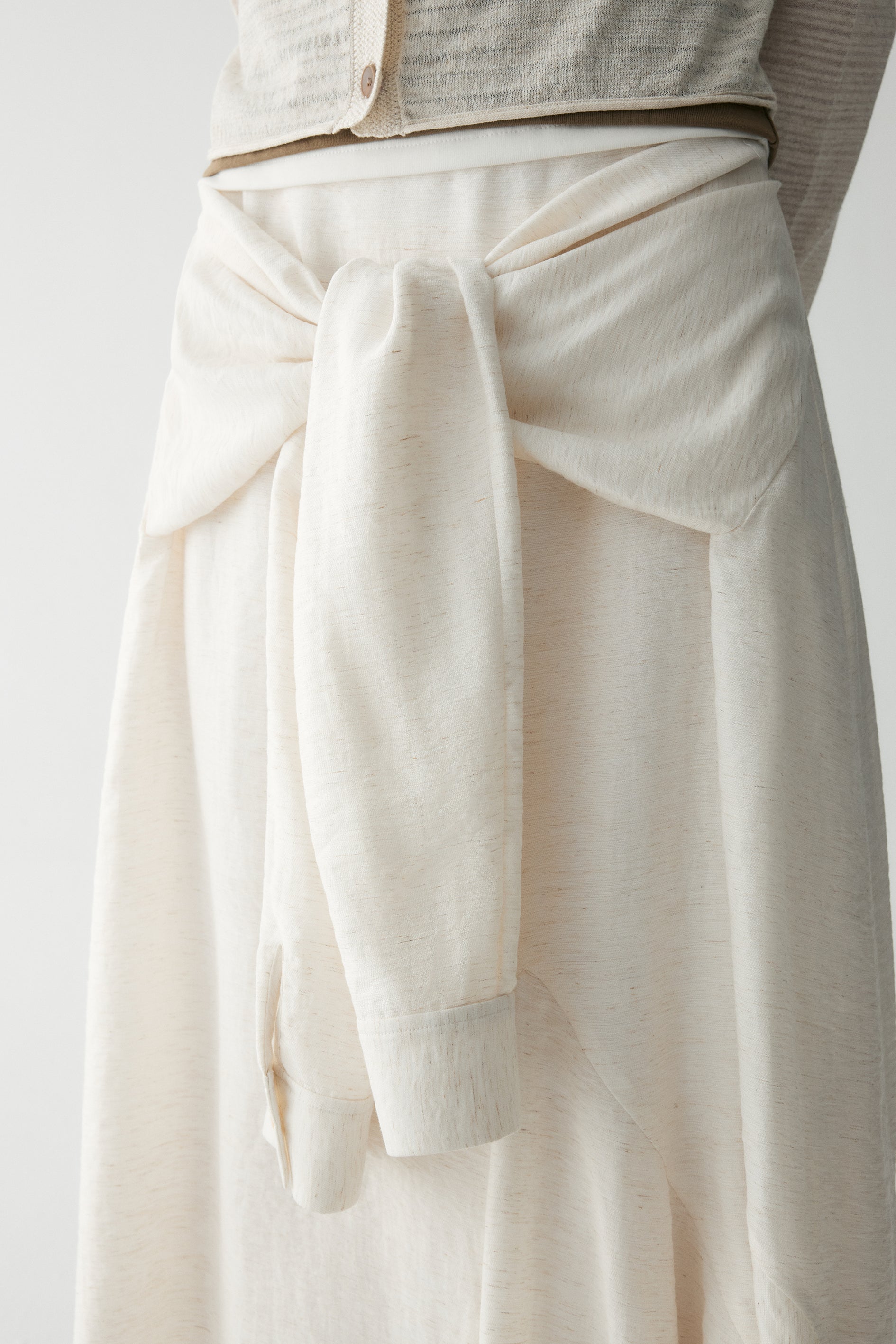 #color_off white