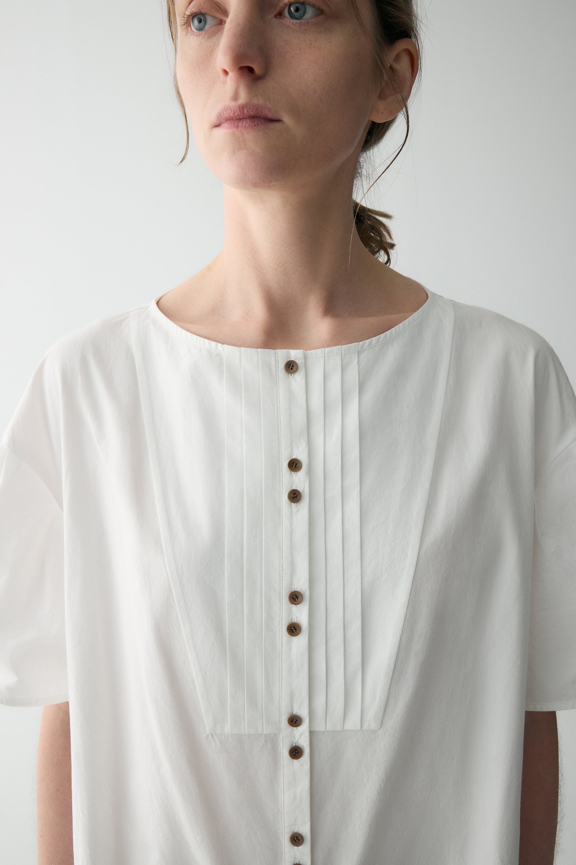 #color_off white