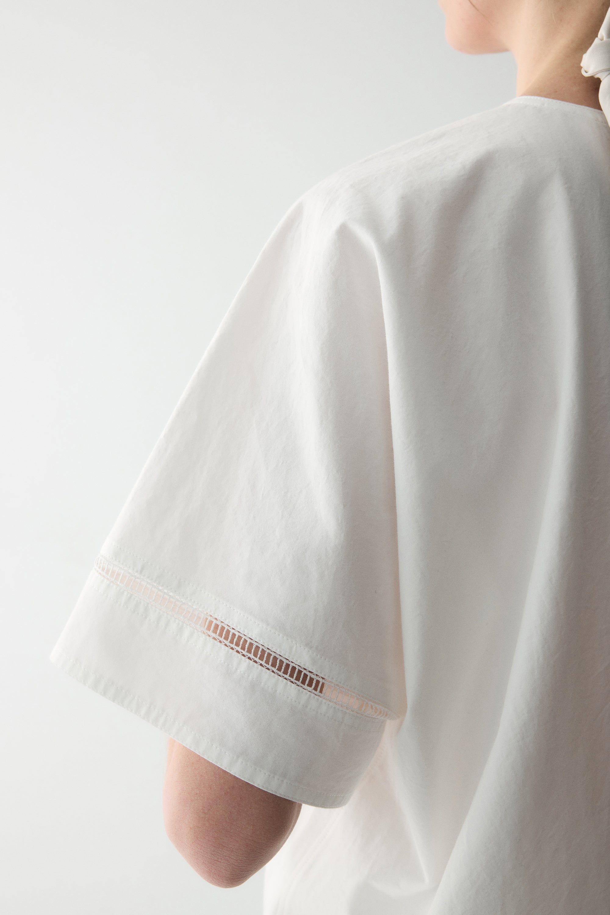 #color_off white